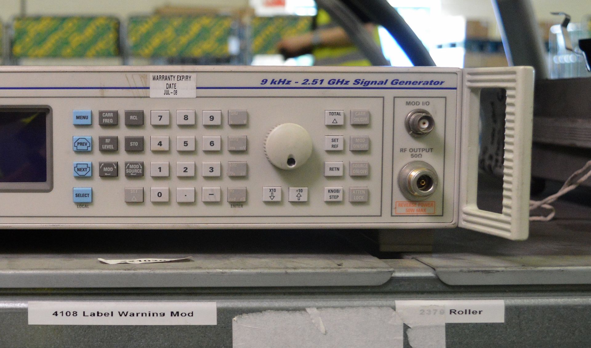 IFR 2025 Signal Generator 9kHz-2.51 GHz - Image 2 of 2