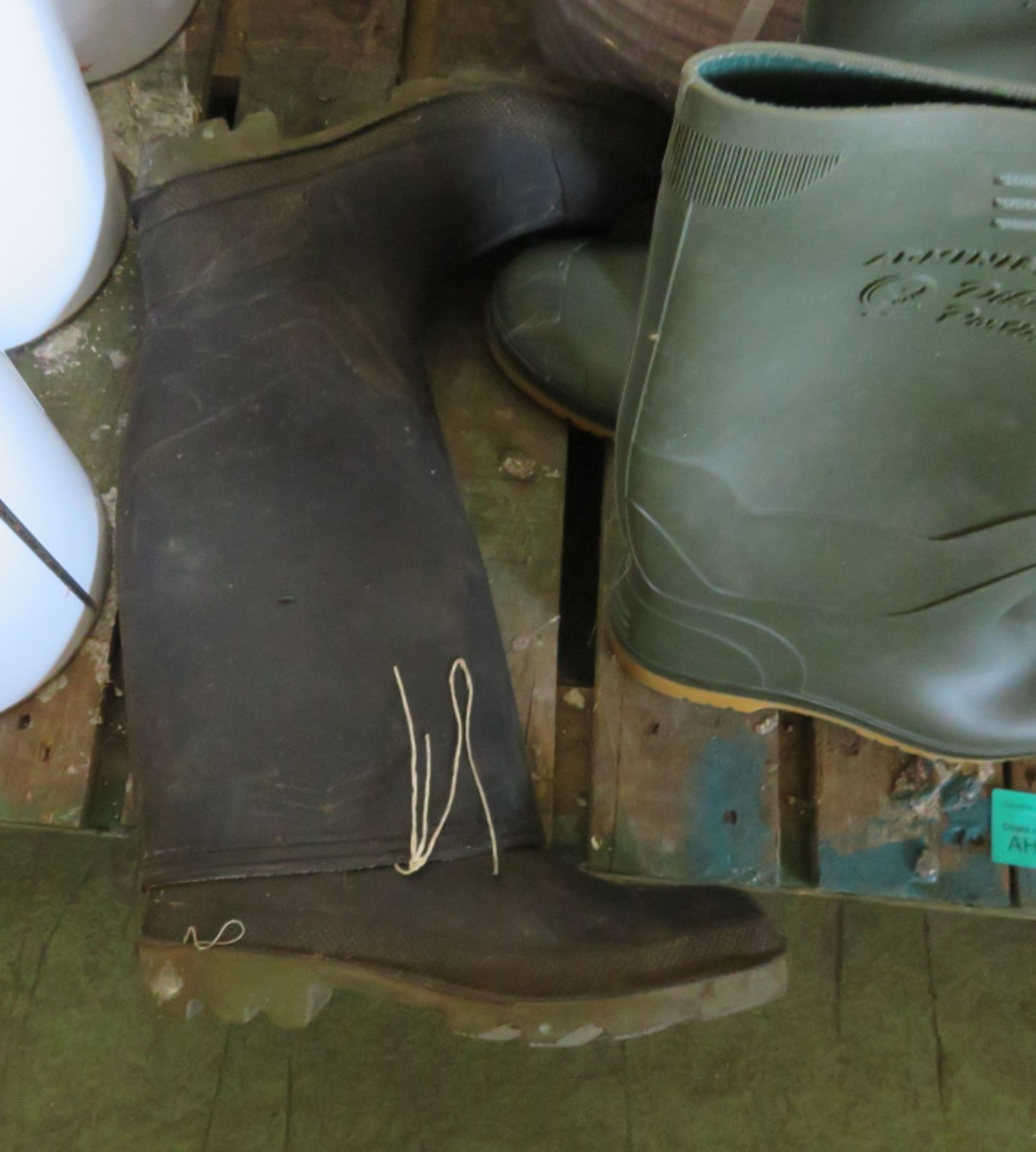 2 pairs of wellington boots - size 7 - Image 3 of 3