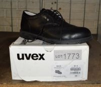 Uvex safety shoe - EU42 / UK8