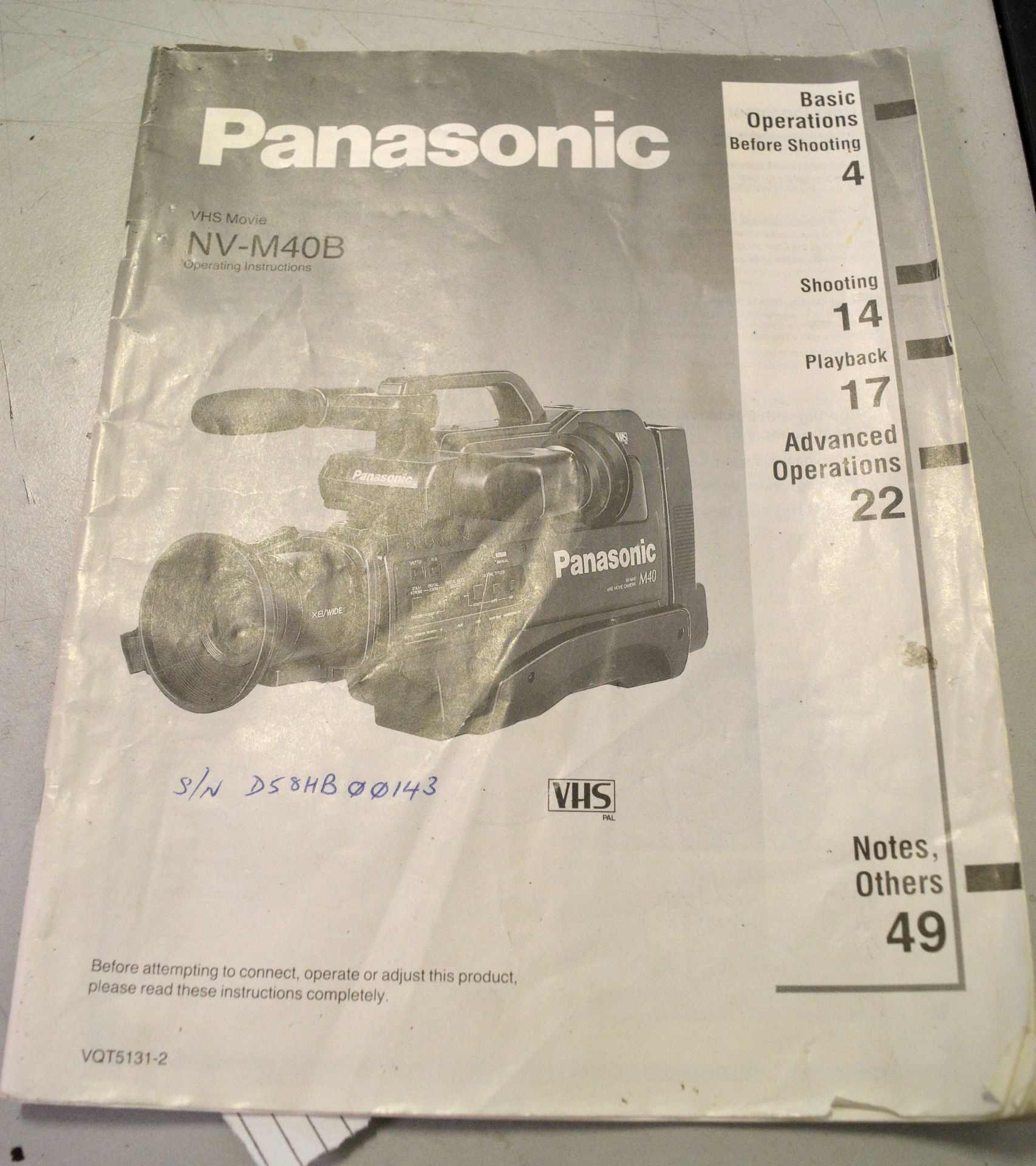 Panasonic NV-M40B VHS Video Camera with Case - Image 9 of 9