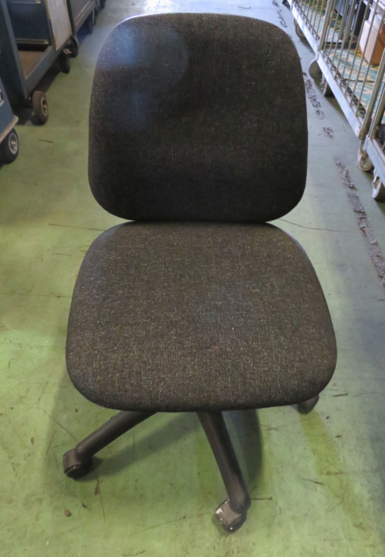 2x Office Chairs - 1x Grey & 1x Burgundy - Image 2 of 3