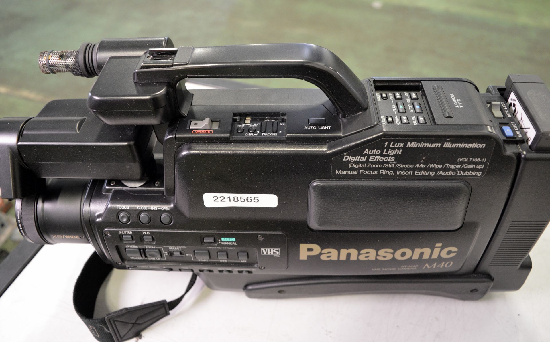 Panasonic NV-M40B VHS Video Camera with Case - Image 6 of 9