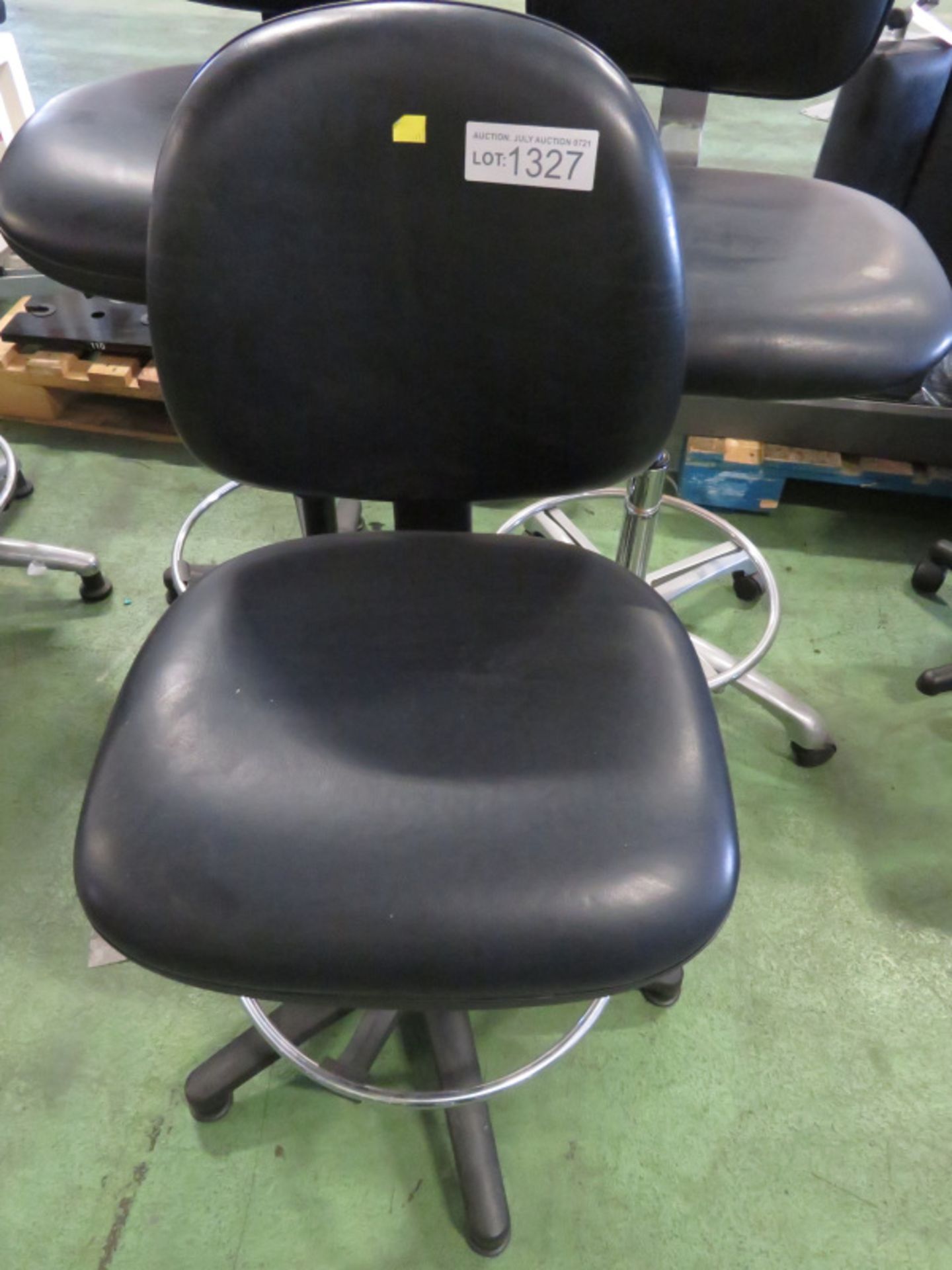 3x Black Office Swivel Chairs - Image 2 of 4