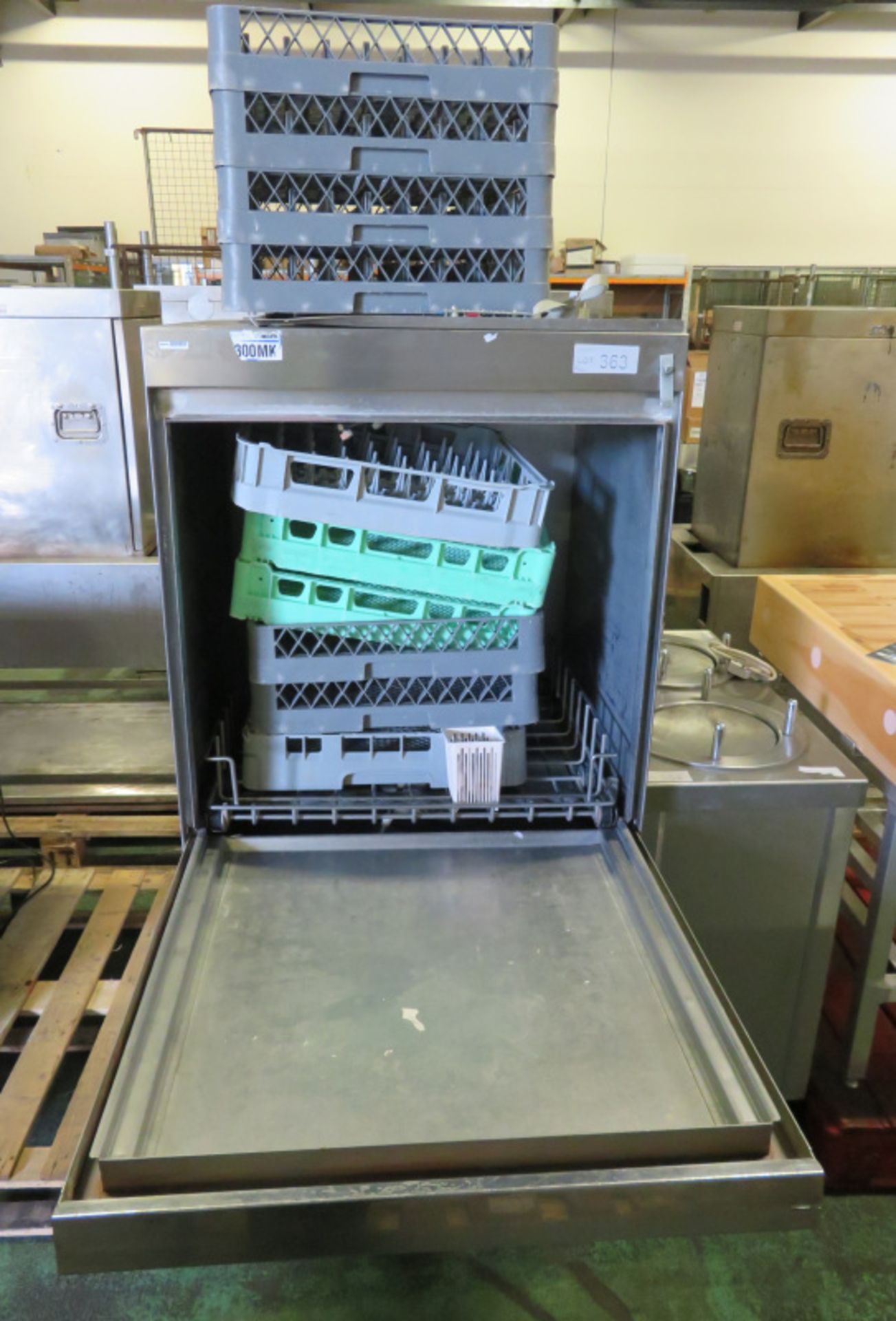 Meiko FV130B FA Dishwasher 14kw 400v L 740mm x W 800mm x H 1600mm - Image 4 of 6