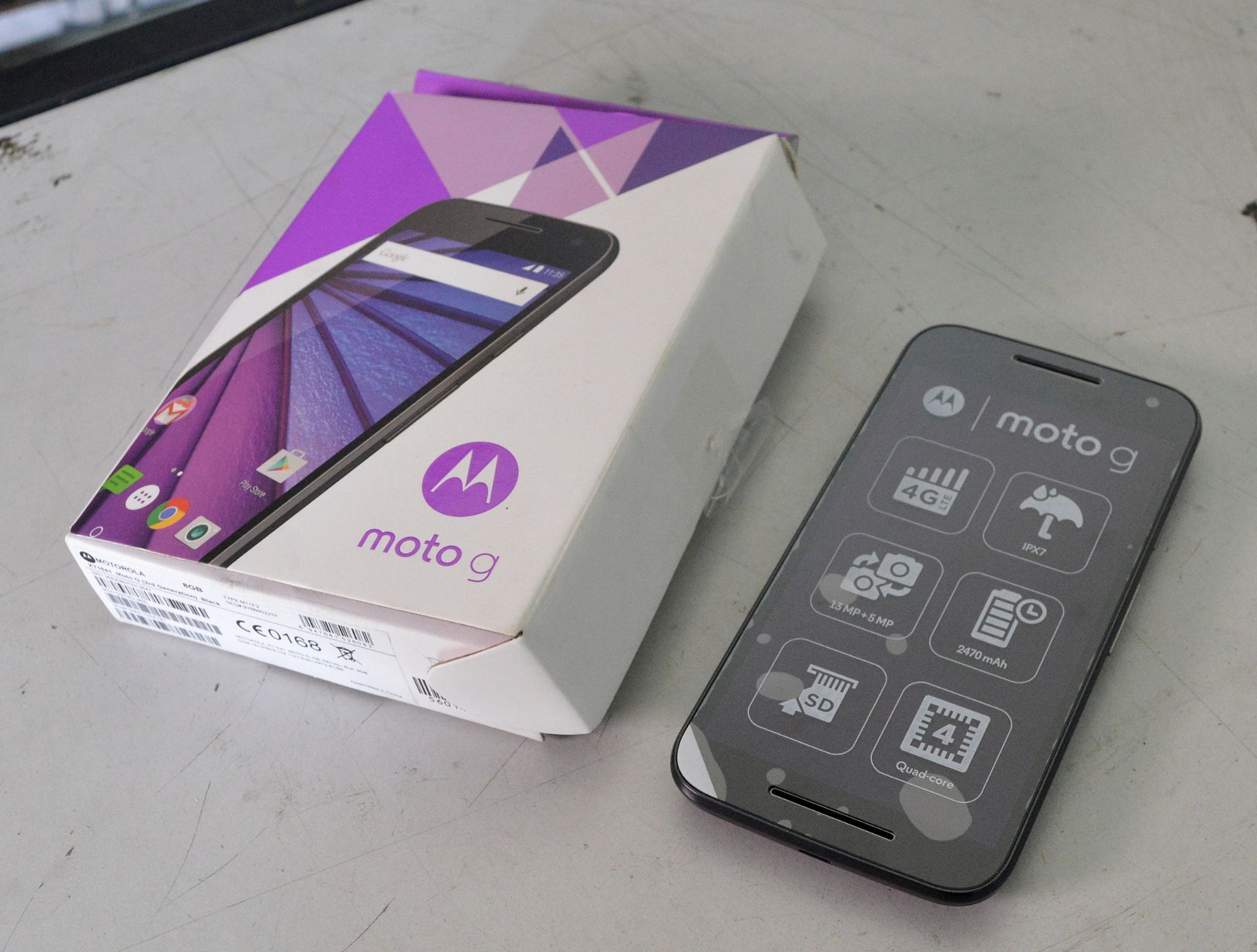 Motorola XT1541 8GB Moto G mobile phone