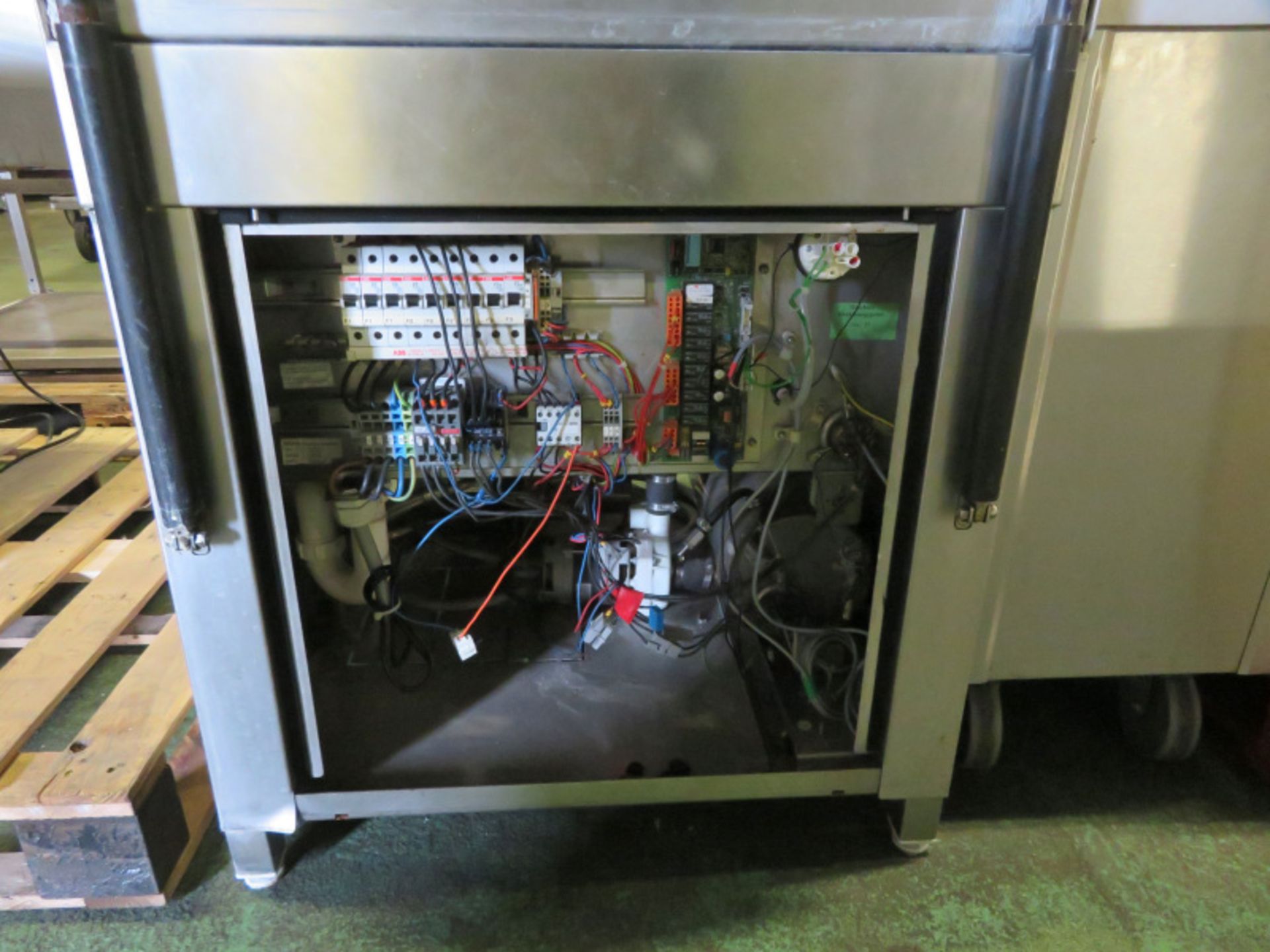 Meiko FV130B FA Dishwasher 14kw 400v L 740mm x W 800mm x H 1600mm - Image 3 of 6