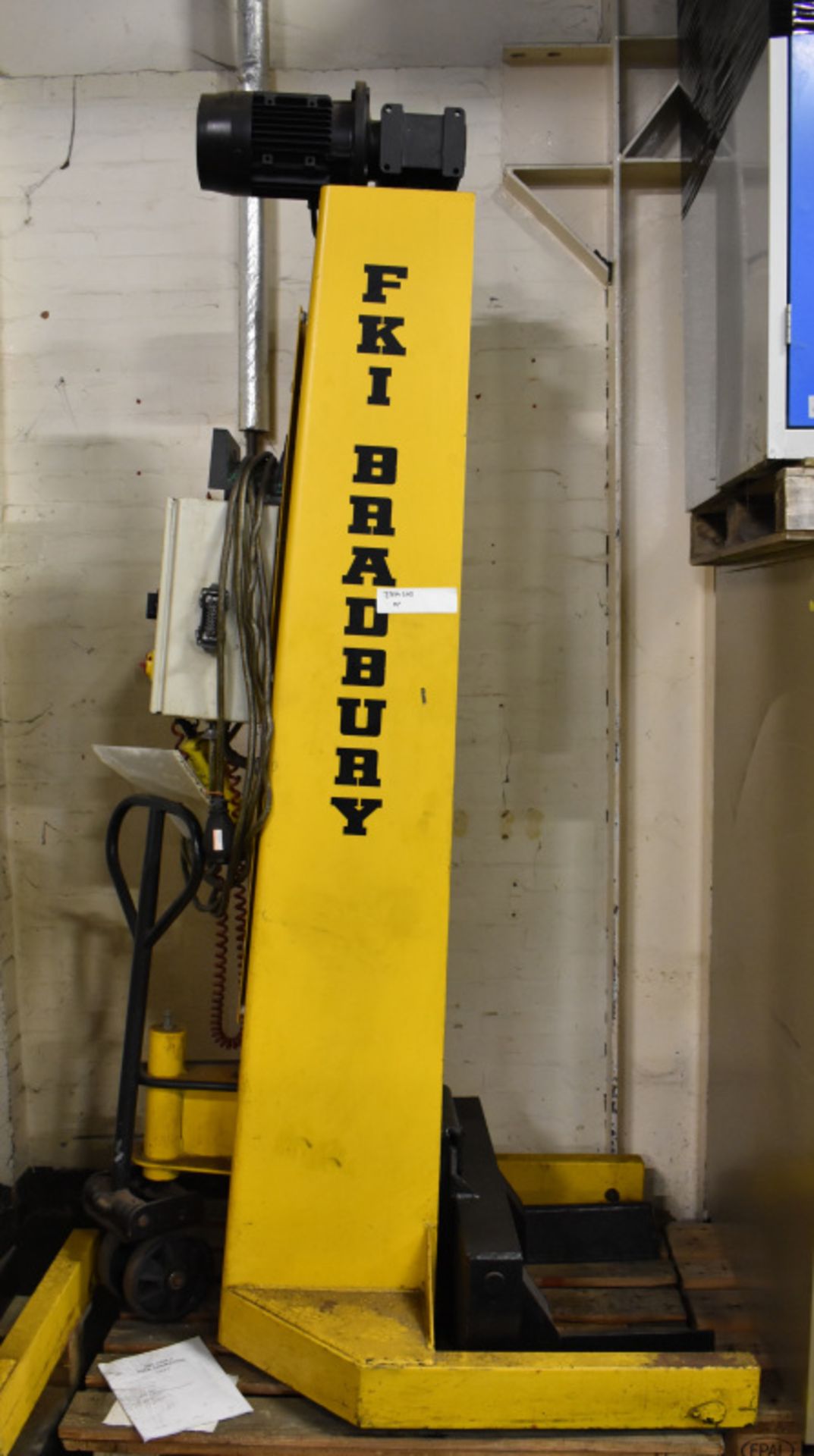 FKI Bradbury mobile 4 post vehicle lift system - 24 tonnes per set of 4 - Image 24 of 31