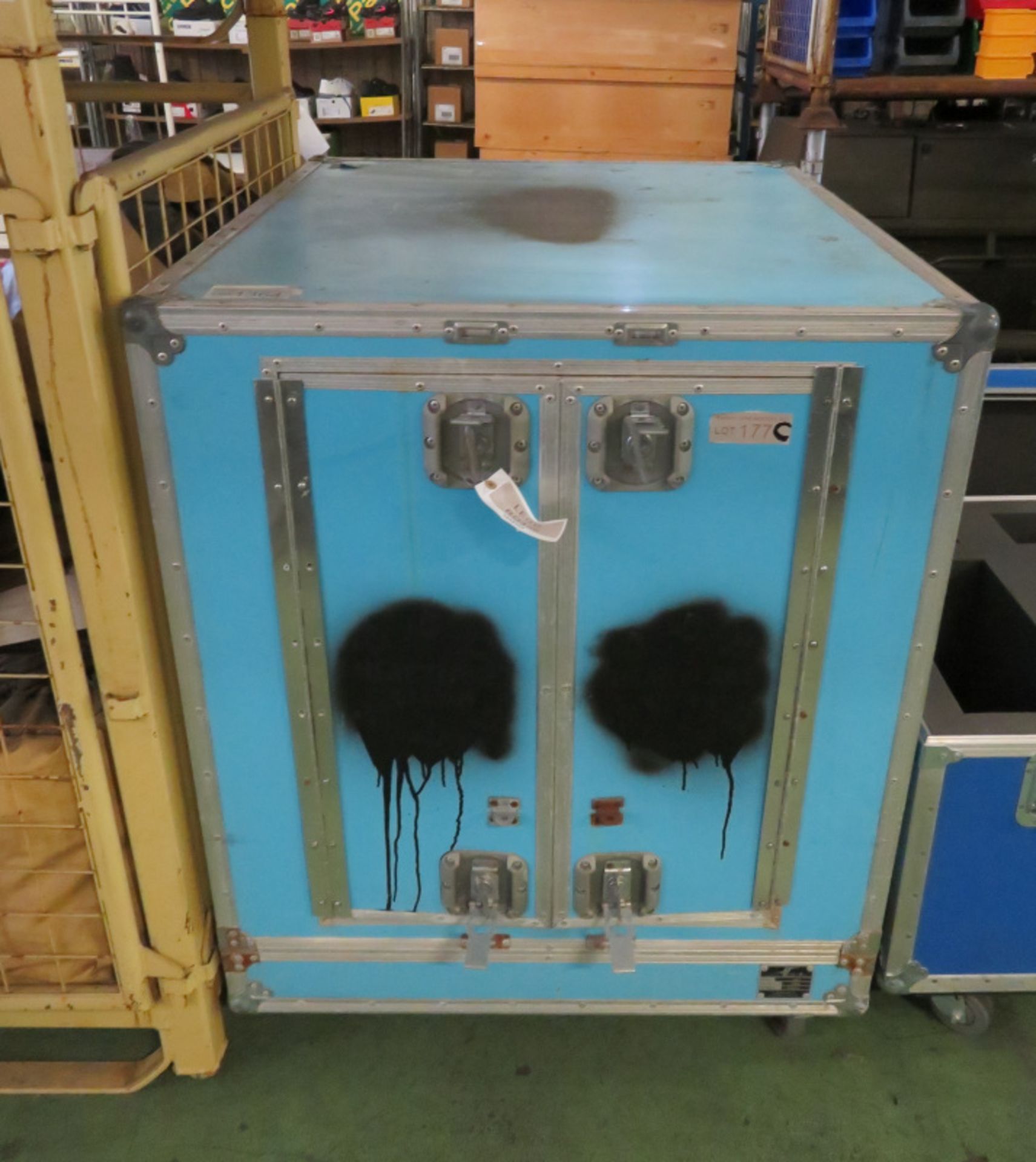 Uni-Effects Bubble Blowing Unit With Flight Case - L 910mm x W 1080mm x H 1170mm