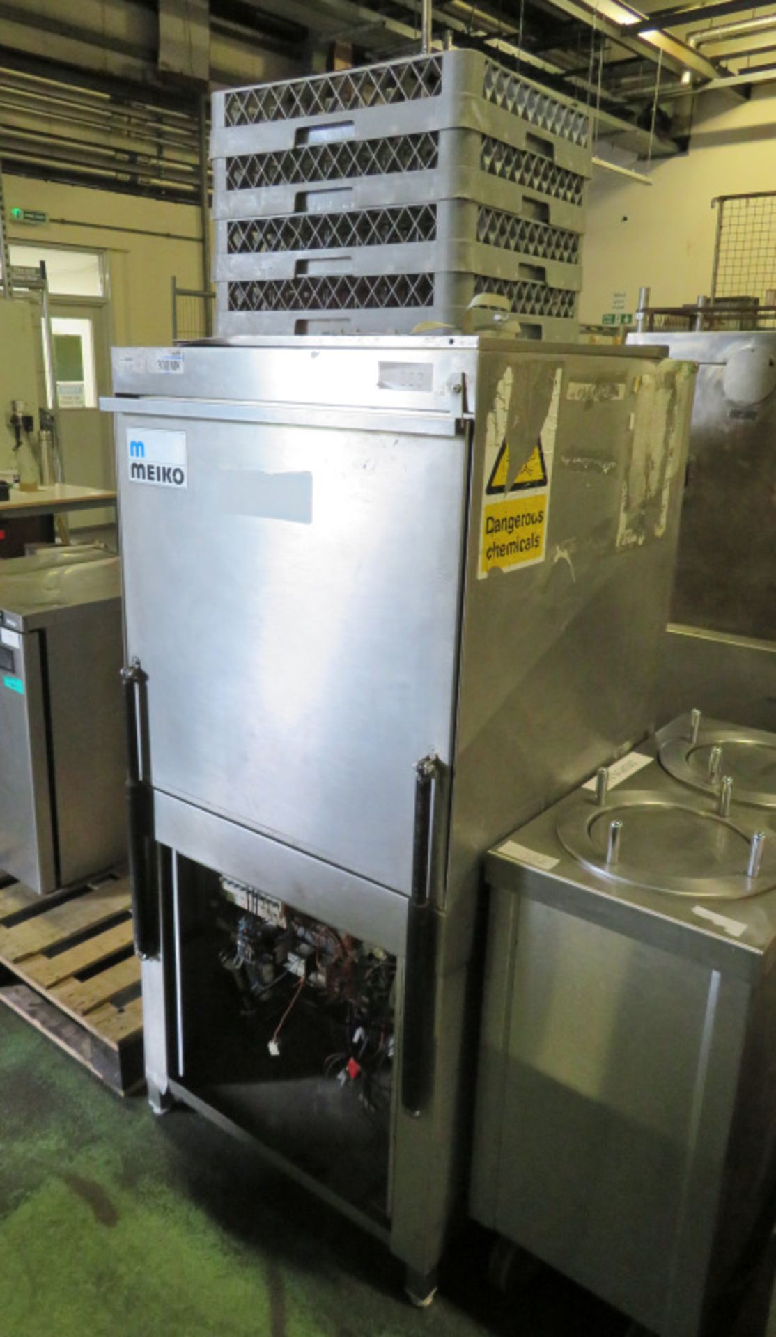 Meiko FV130B FA Dishwasher 14kw 400v L 740mm x W 800mm x H 1600mm - Image 2 of 6