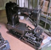 Union Special 51100 R Sewing Machine