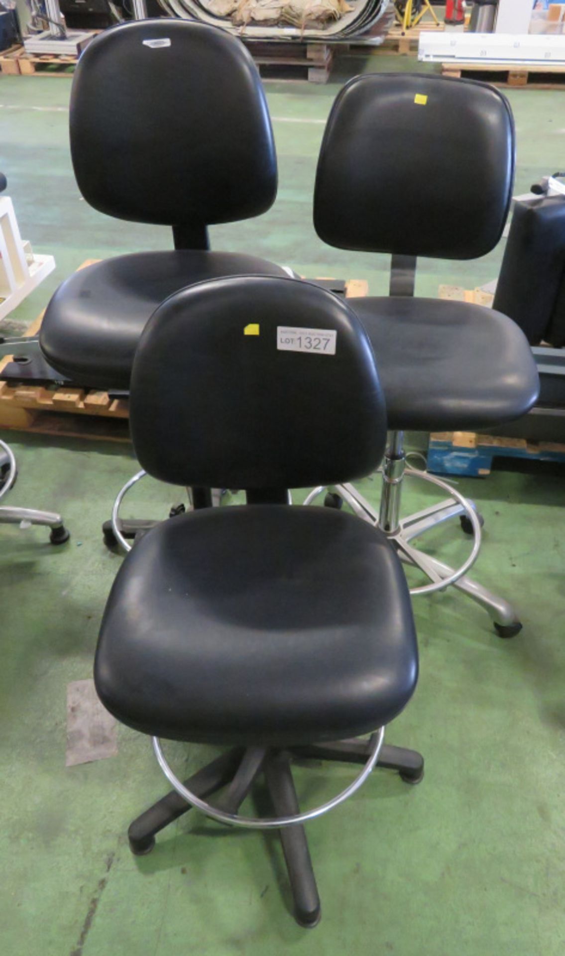 3x Black Office Swivel Chairs