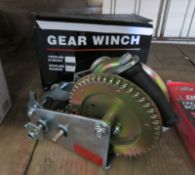 Hand operated gear winch - 2000lbs - 900kg