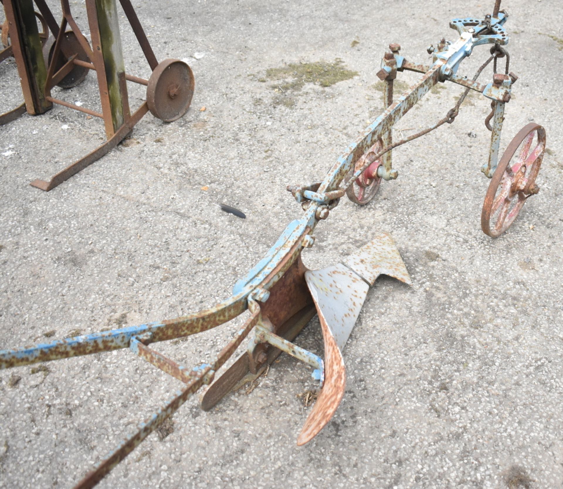 RUSTON & HORNSBY, GRANTHAM, ENGLAND. SINGLE FURROW HORSE PLOUGH XRPB No4 - Image 2 of 4