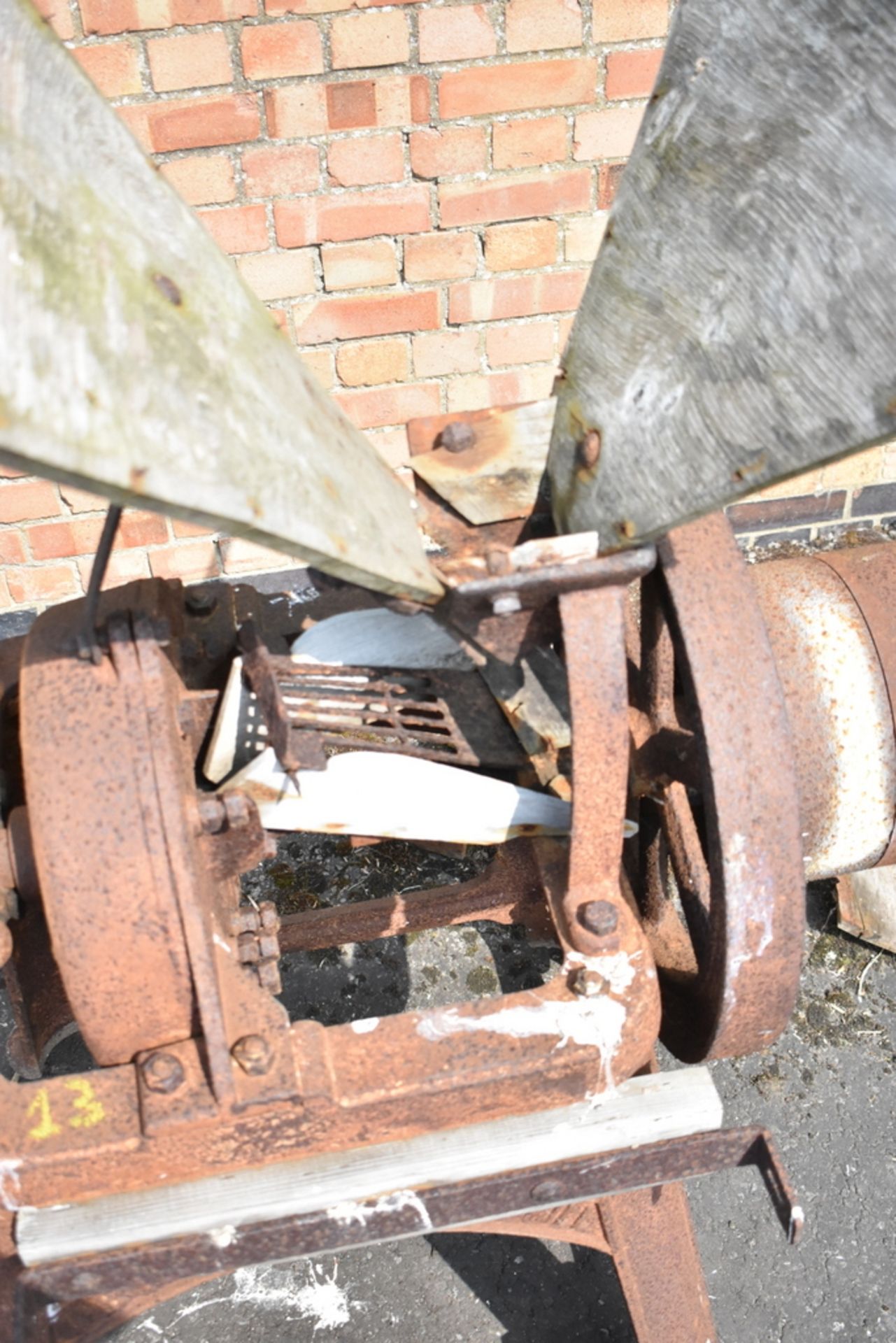 CORBETTS, WELLINGTON, SHROPSHIRE, ENGLAND. PLYMOUTH, ROYAL FIRST PRIZE PATENTED GRINDING MILL XLO - Image 2 of 6