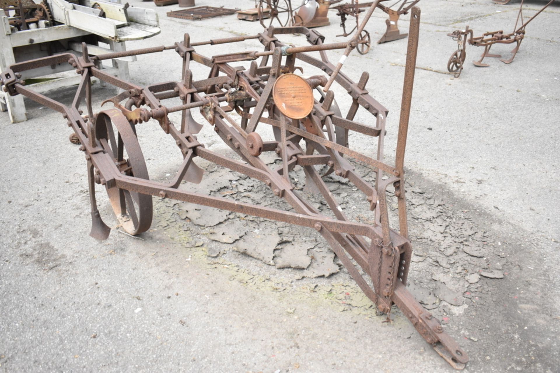 MARTIN, STAMFORD. TRACTOR DRAWN CULTIVATOR SELF LIFTING