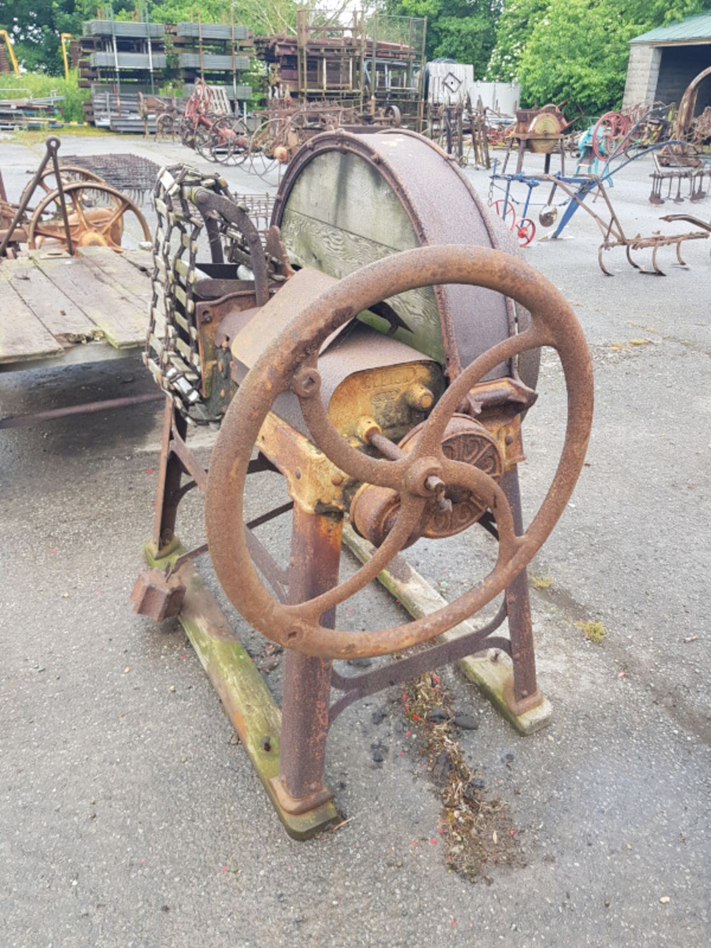 HARRISON McGREGGOR & Co LTD. LEIGH, ENGLAND. ALBION CHAFF CUTTER GB3 - Image 2 of 4