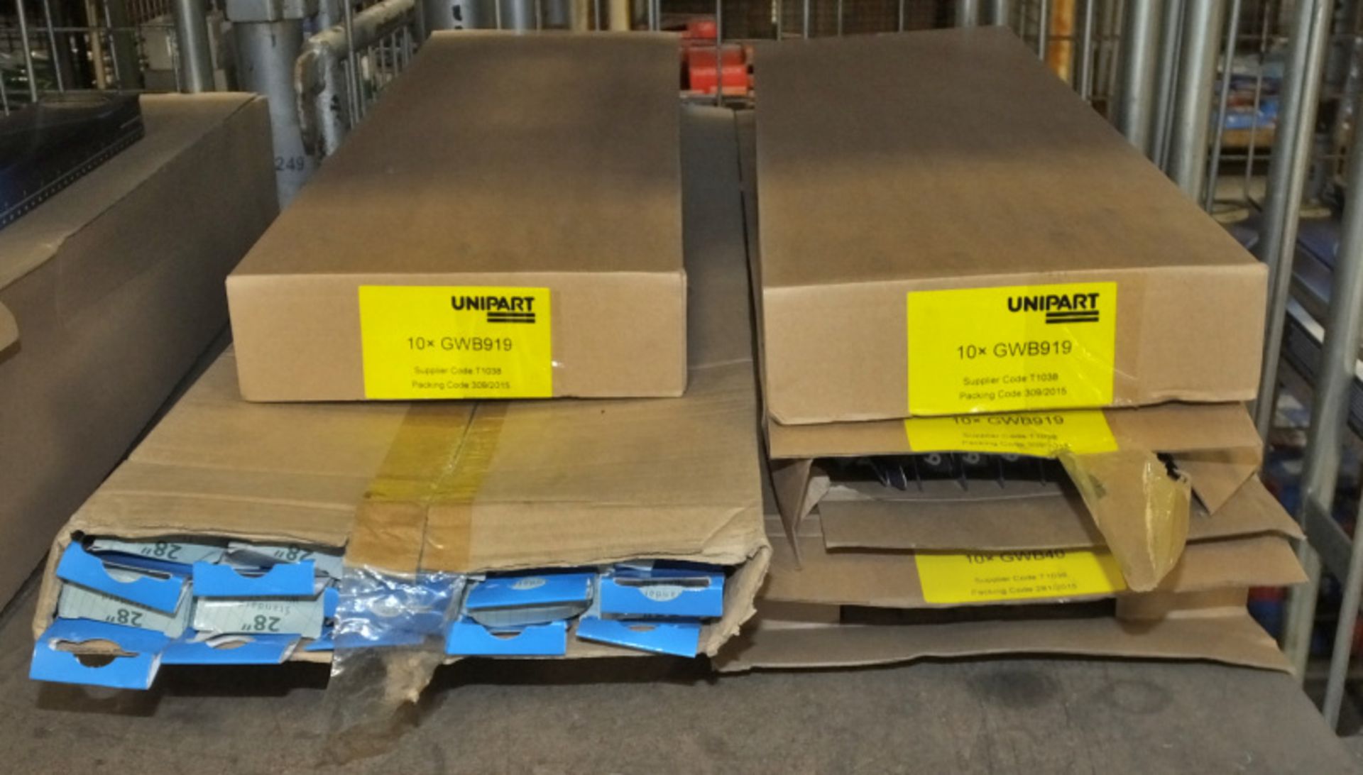 3x Proline Wiper Motors - model WMFIF01 and various boxes of Unipart & Valeo wiper blades - Image 2 of 6