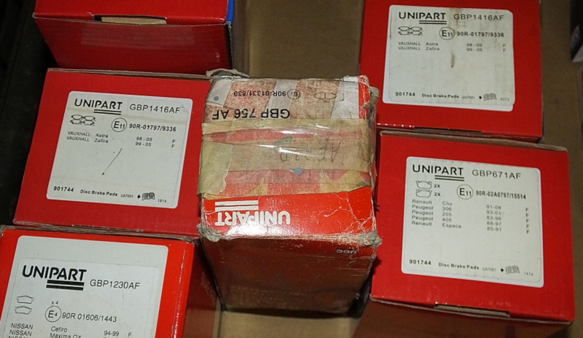 Unipart brake pads, QH TJ & Blue Print Oil Filters, Corteco engine mountains - Image 10 of 12