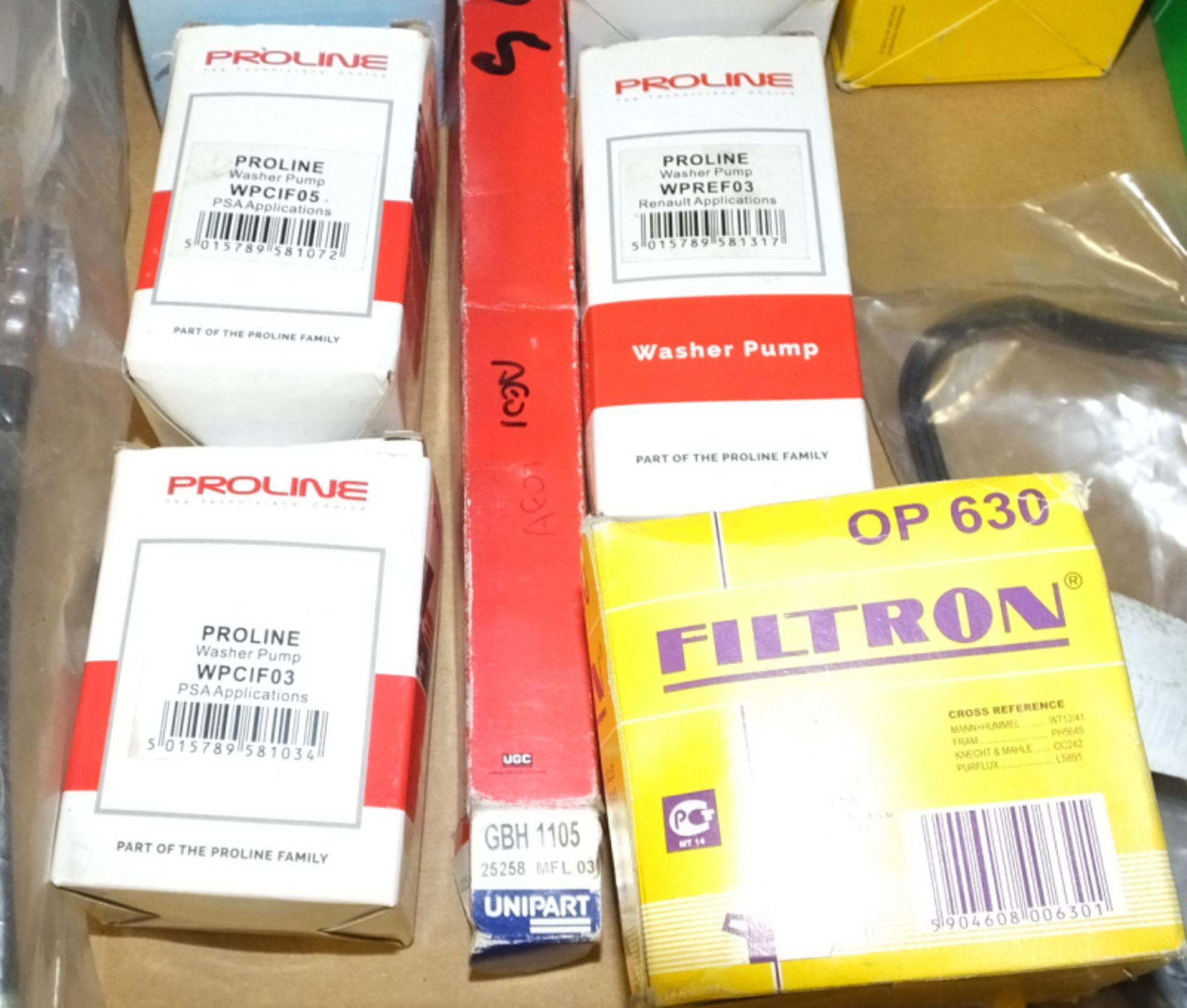 Various car parts - ABS sensors, oil filters, gaskets, sump plugs,clutch master cylinder, - Image 4 of 9