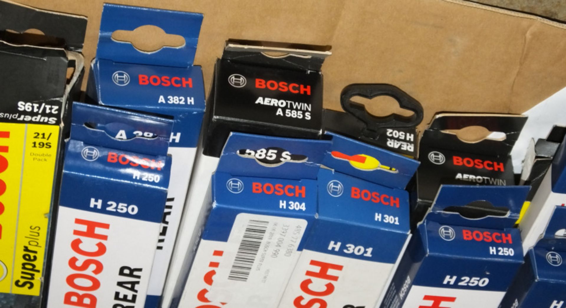 Bosch, New Generation & Champion Wiper Blades - Image 4 of 5