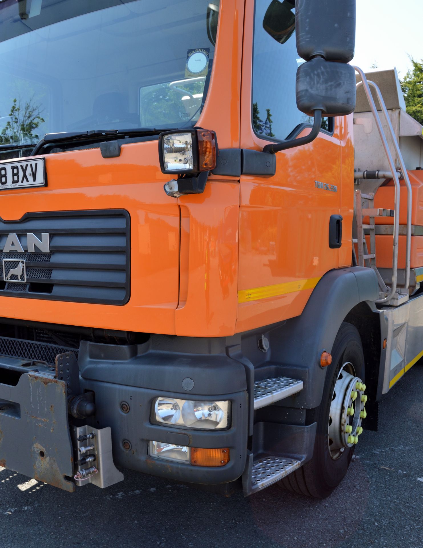 2008 (reg GN58 BXV) MAN TGM 26.330 6x4 with Romaquip 10m3 pre-wet gritter mount and 3m snow plough - Image 10 of 47