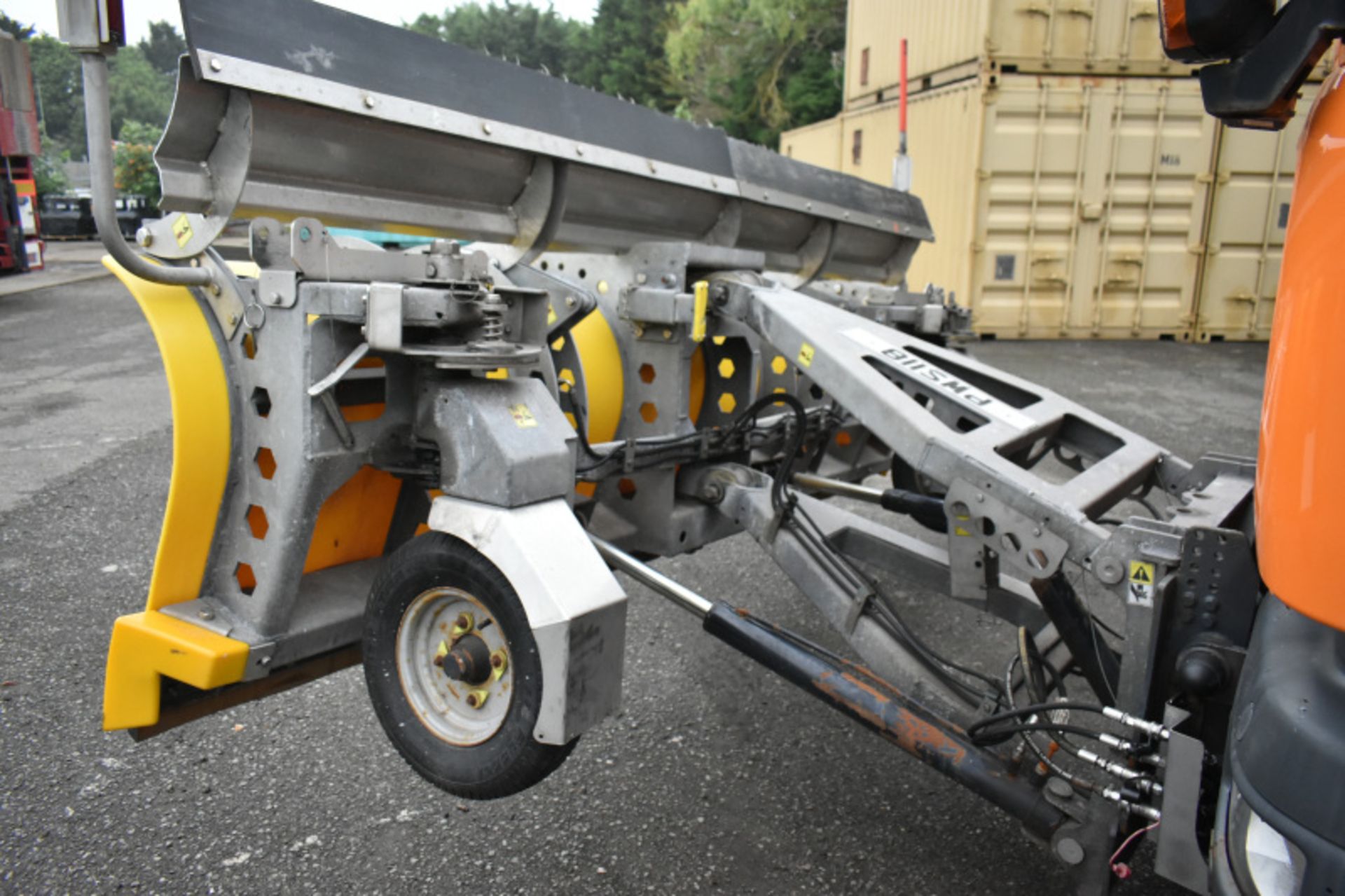 2008 (reg GN58 BXV) MAN TGM 26.330 6x4 with Romaquip 10m3 pre-wet gritter mount and 3m snow plough - Image 35 of 47