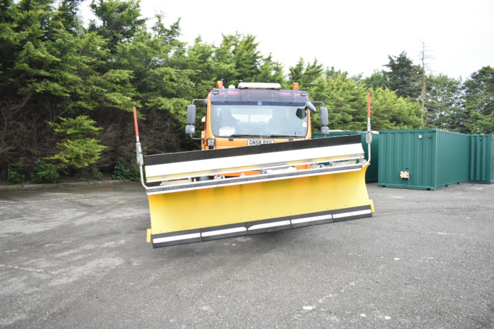 2008 (reg GN58 BXV) MAN TGM 26.330 6x4 with Romaquip 10m3 pre-wet gritter mount and 3m snow plough - Image 30 of 47