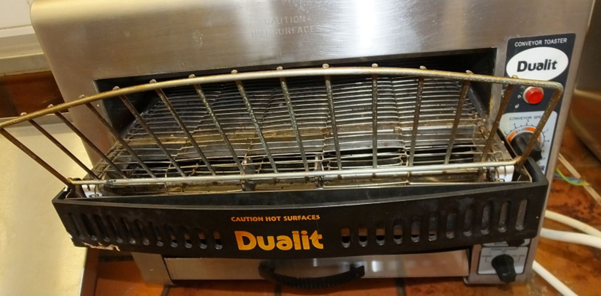 Dualit DCT3 Table Top Conveyor Toaster - 240v - Image 3 of 5