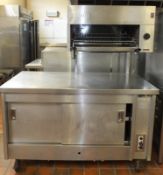 Falcon Dominator Gas Grill with Natural Gas Food Warming Unit - L1500 x D860 x H1740mm