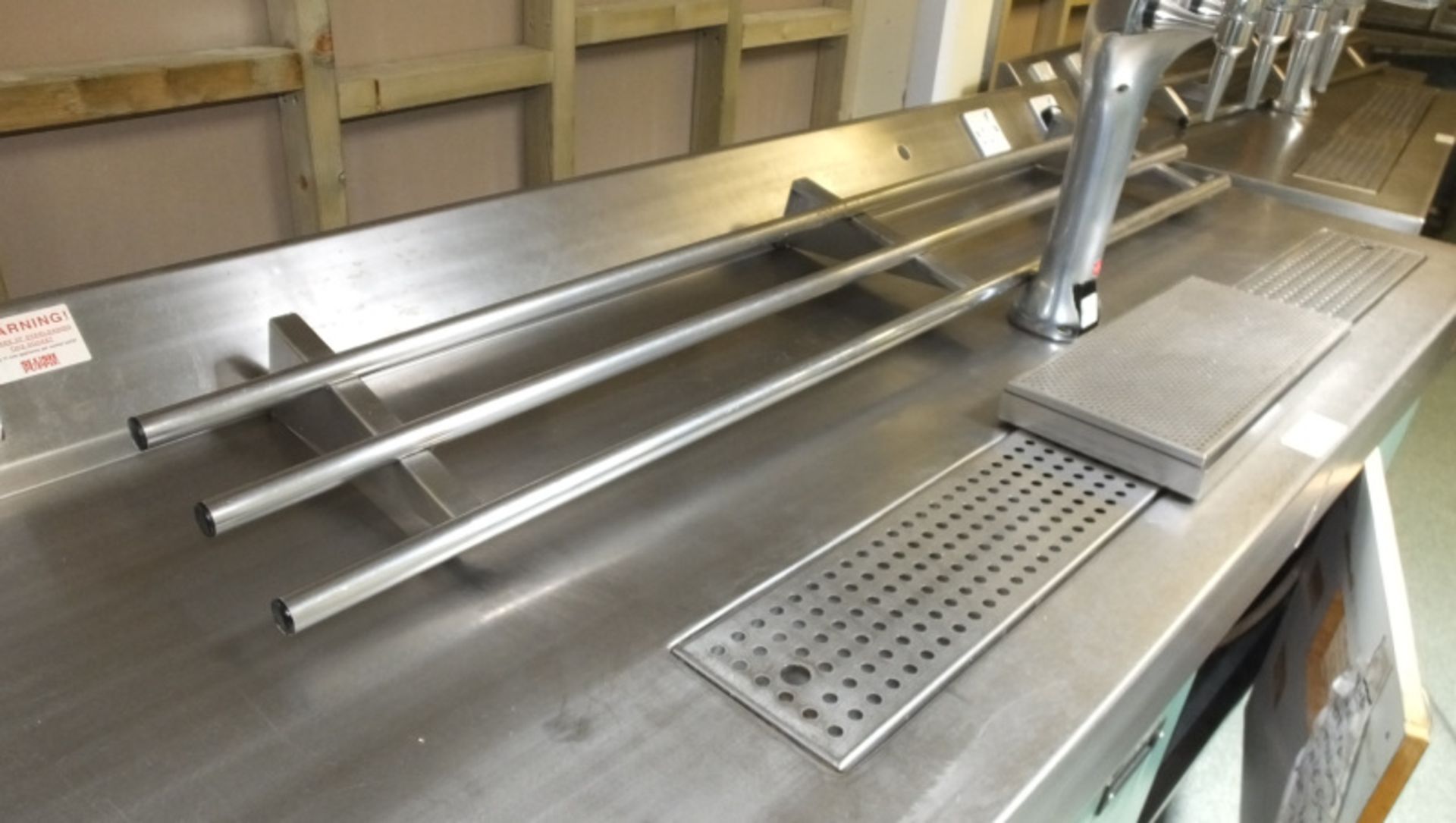 Tray Rack Servery Unit with Juice Dispenser and Sockets - L2000 x D800 x H1020mm - Image 4 of 5