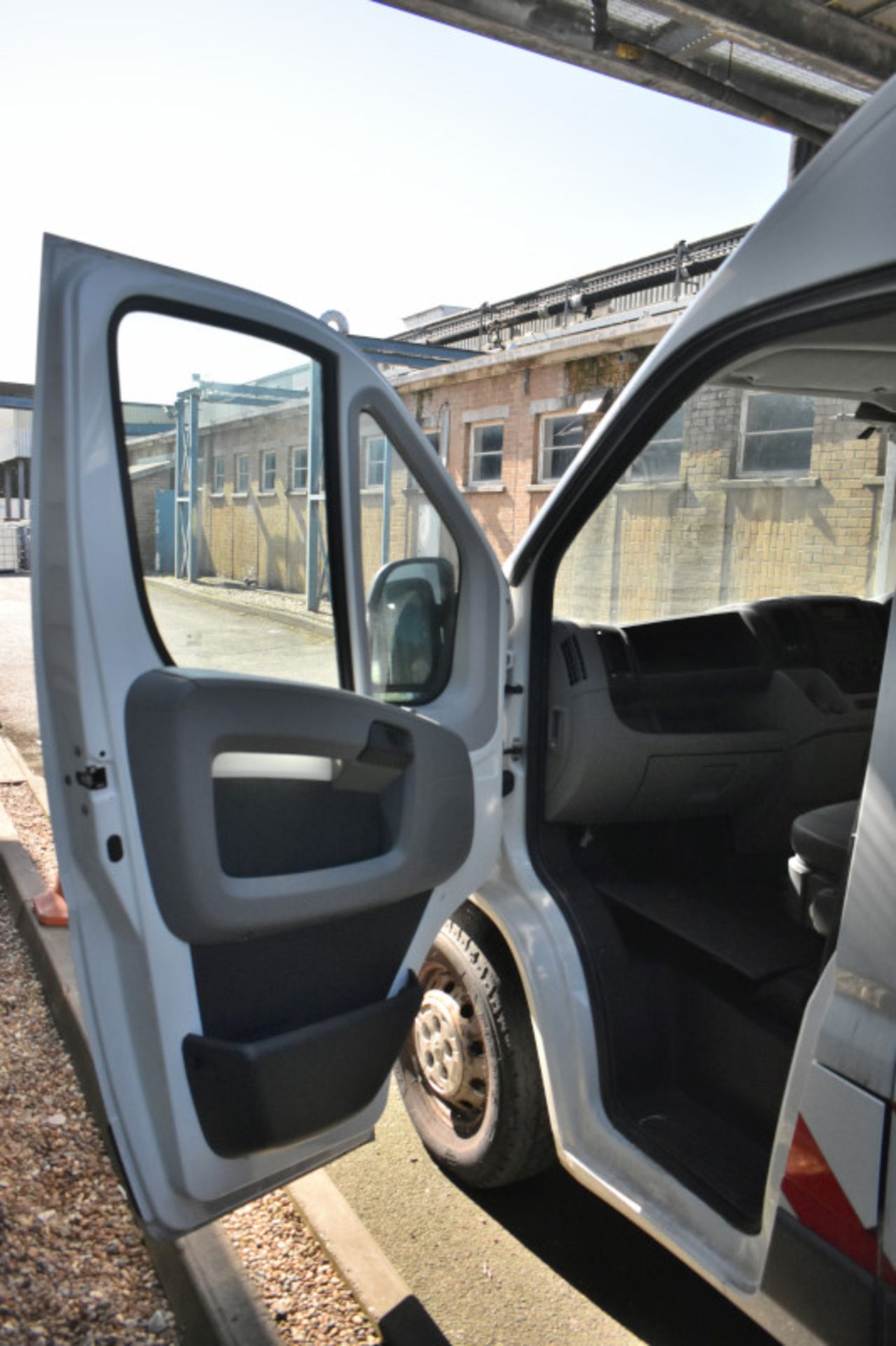 Peugeot LWB white electric van - Panel van - 2 axle rigid body - vehicle category N1 - Image 21 of 28