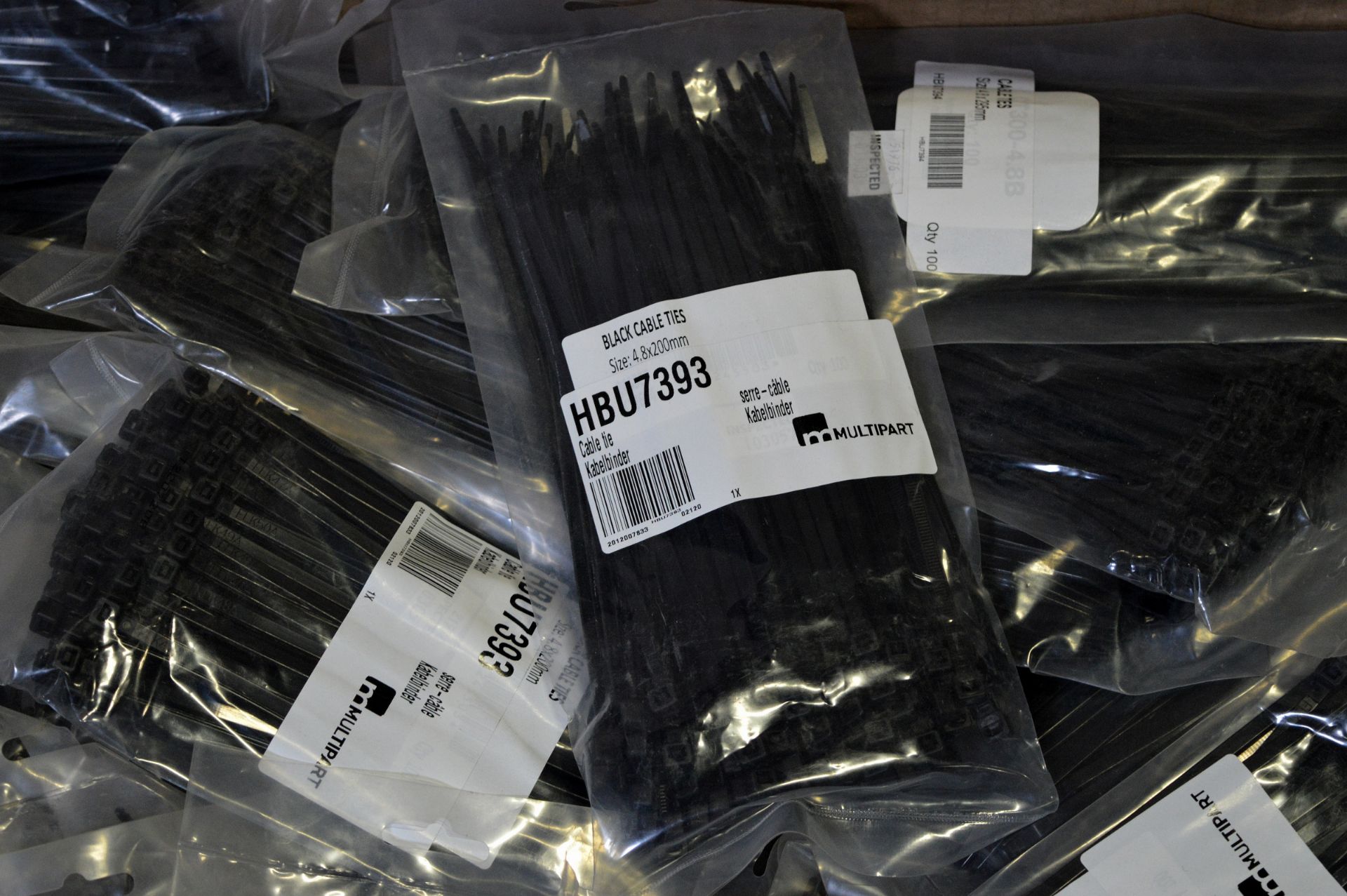 Black cable ties - 4.8x200mm & 4.8x295mm - unknown quantites - Image 3 of 4