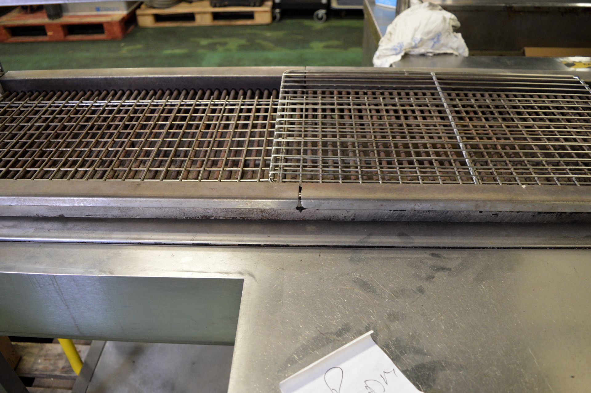 Clayoven gas powered grill unit - W 1450mm x D 710mm x H 1300mm - Image 3 of 8