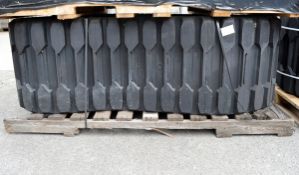 Vehicle caterpillar track shoe - L 7410mm x W 600mm x H 140mm