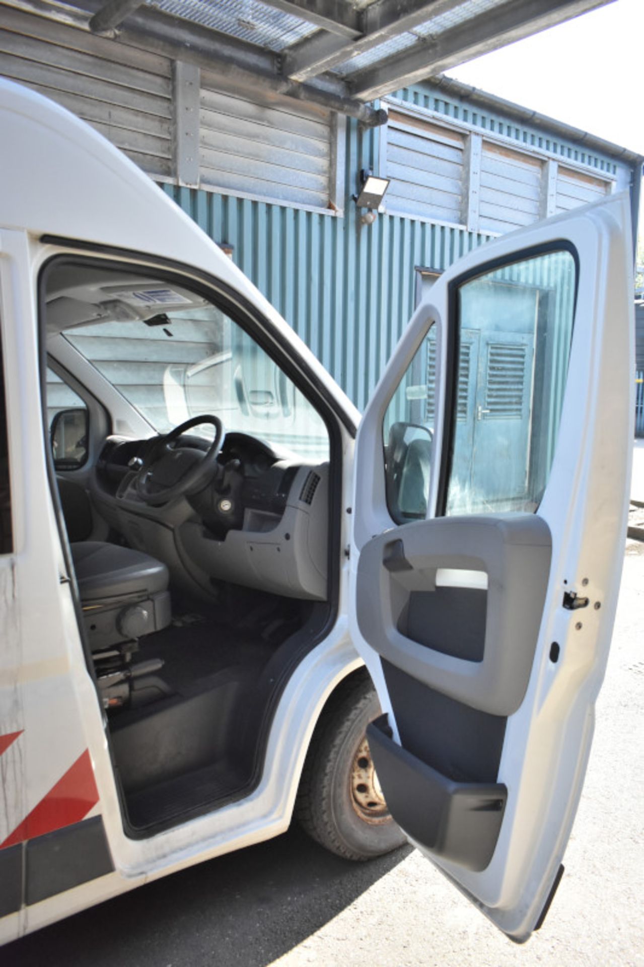 Peugeot LWB white electric van - Panel van - 2 axle rigid body - vehicle category N1 - Image 23 of 28