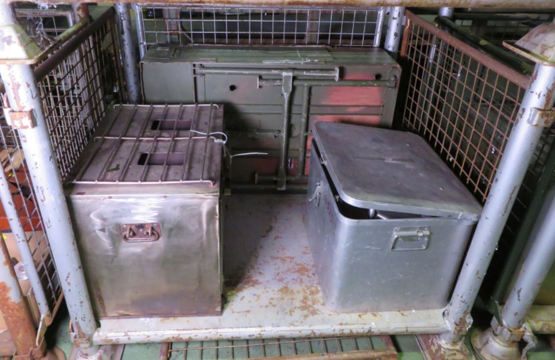 Field Cookset - Oven, Cooker, Pots, Can opener, utensils in storage box, fire blanket - Image 5 of 7