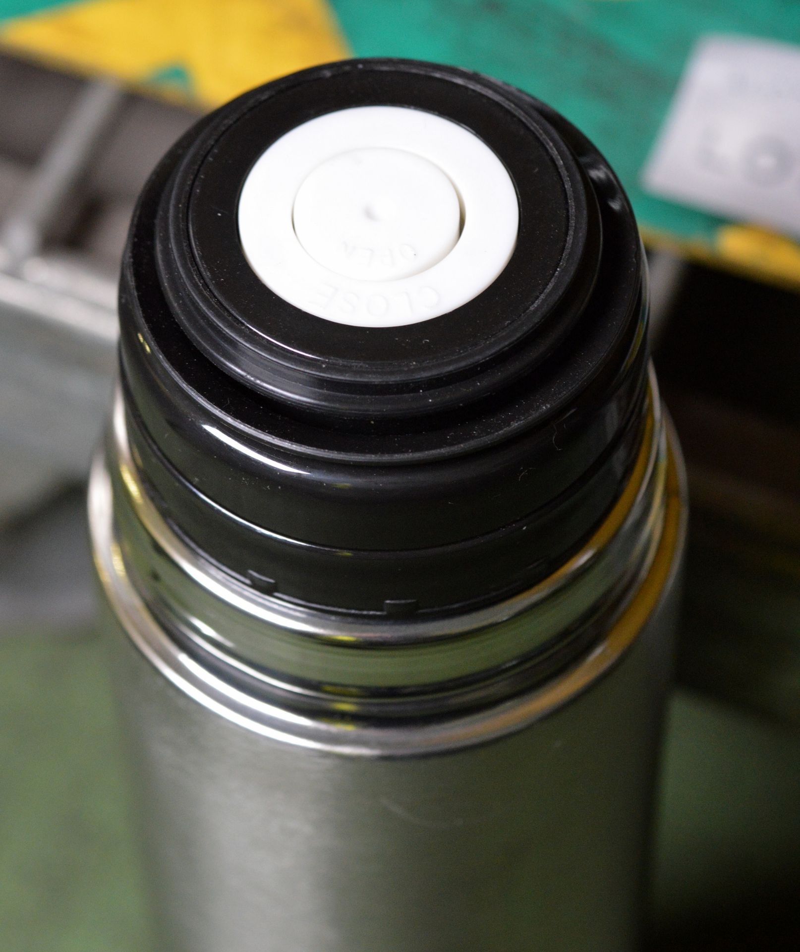 4x Vacuum flasks - Image 2 of 2