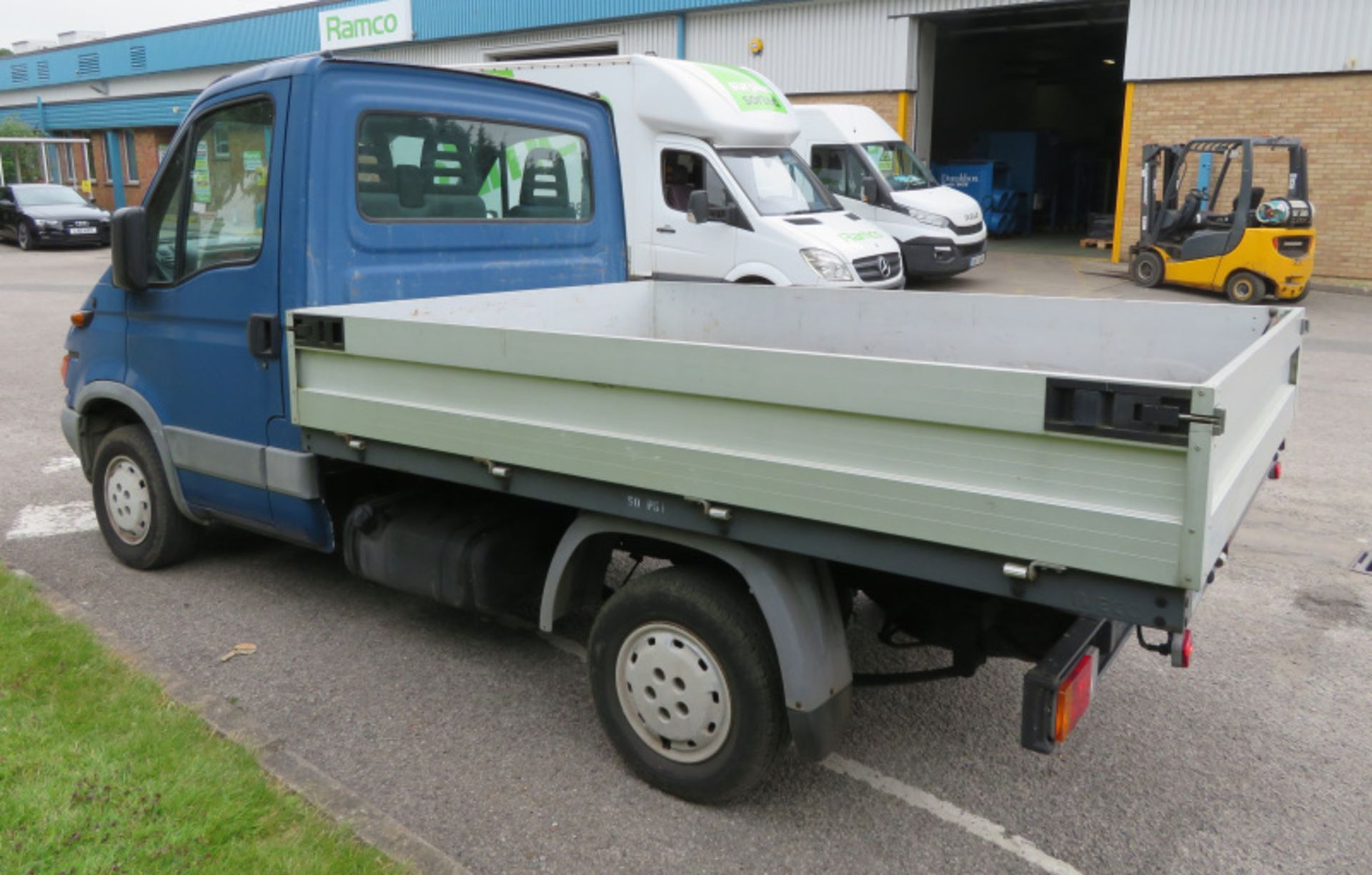 Iveco Daily drop side truck- 29L9 - diesel - year 2004 - 4 cylinder engine - Image 3 of 15