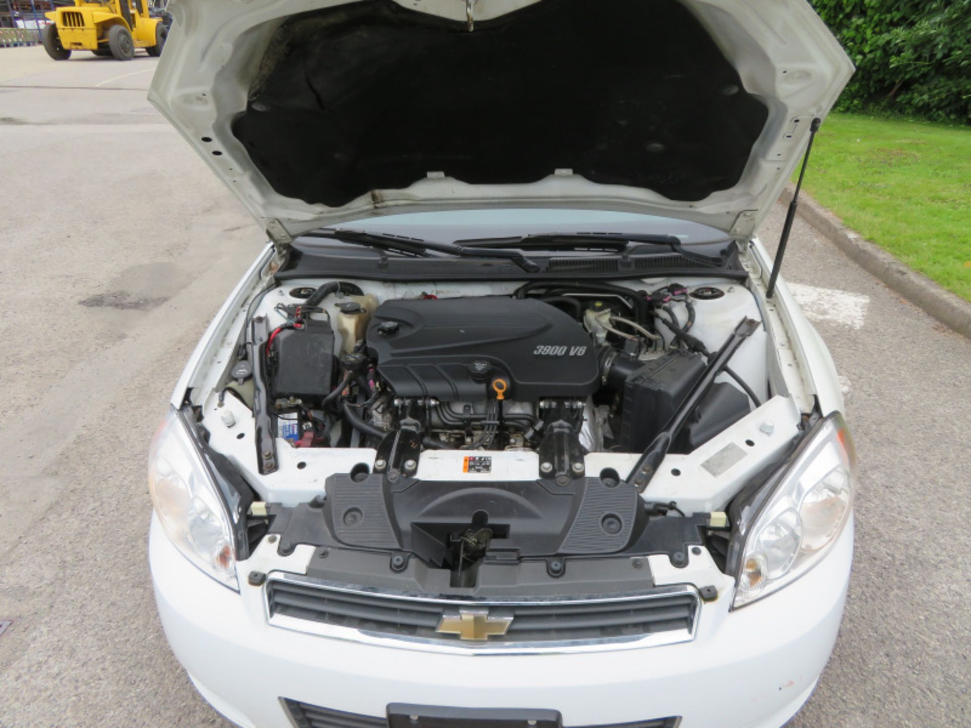 Chevrolet Impala sedan - year 2006 - Gasoline - 6 cylinder engine - GVWR 4622lb - Vehicle i - Image 5 of 10