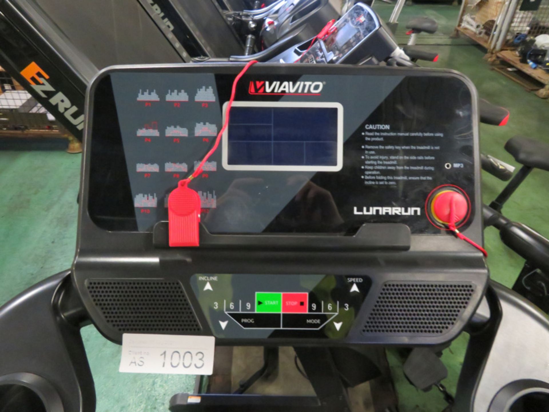 Viavito LunaRun fold up treadmill - Image 4 of 4