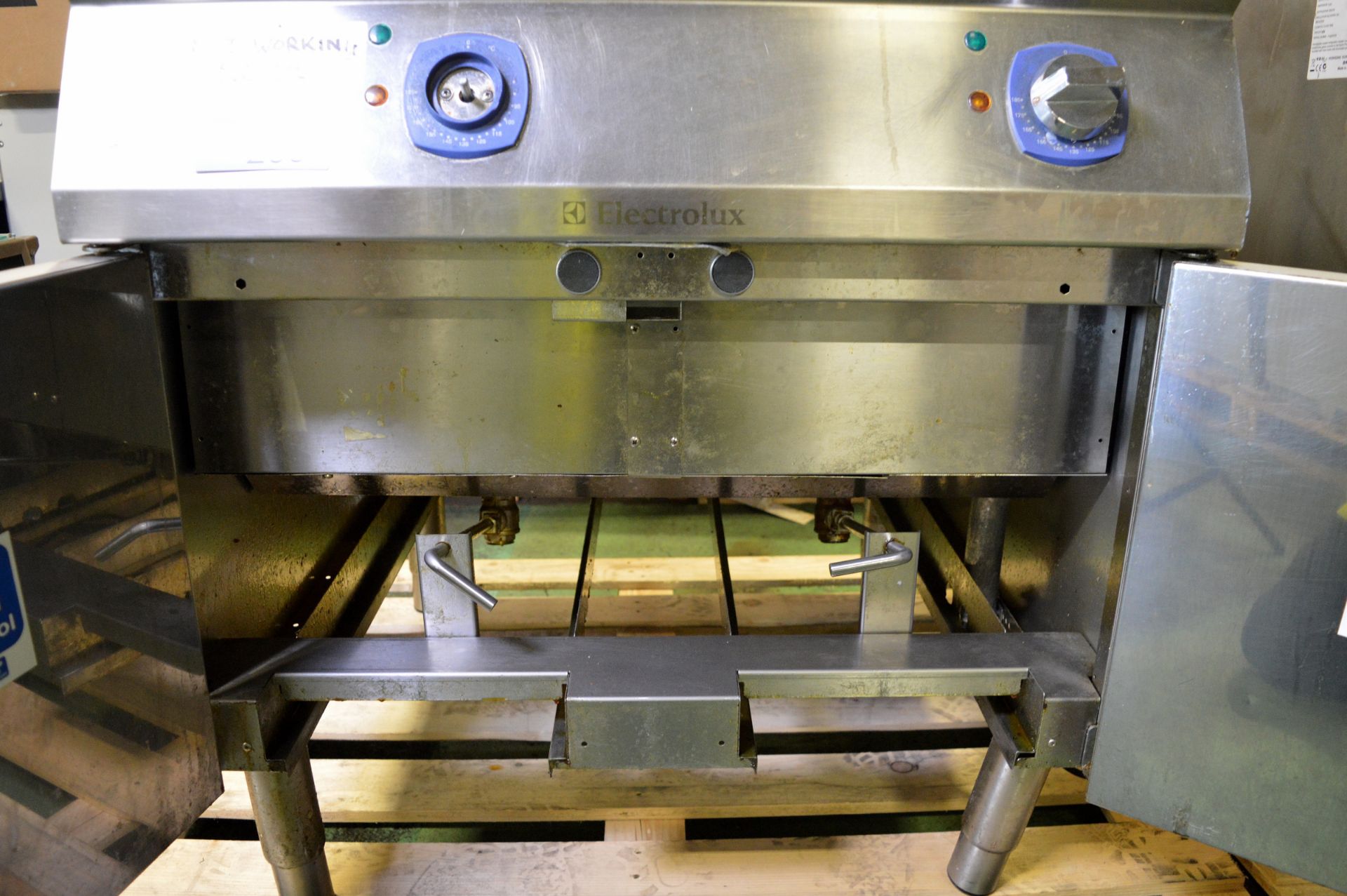 Electrolux Stainless Steel Twin Deep Fat Fryer L800mm x W930mm x H1000mm - AS SPARES - Image 3 of 8