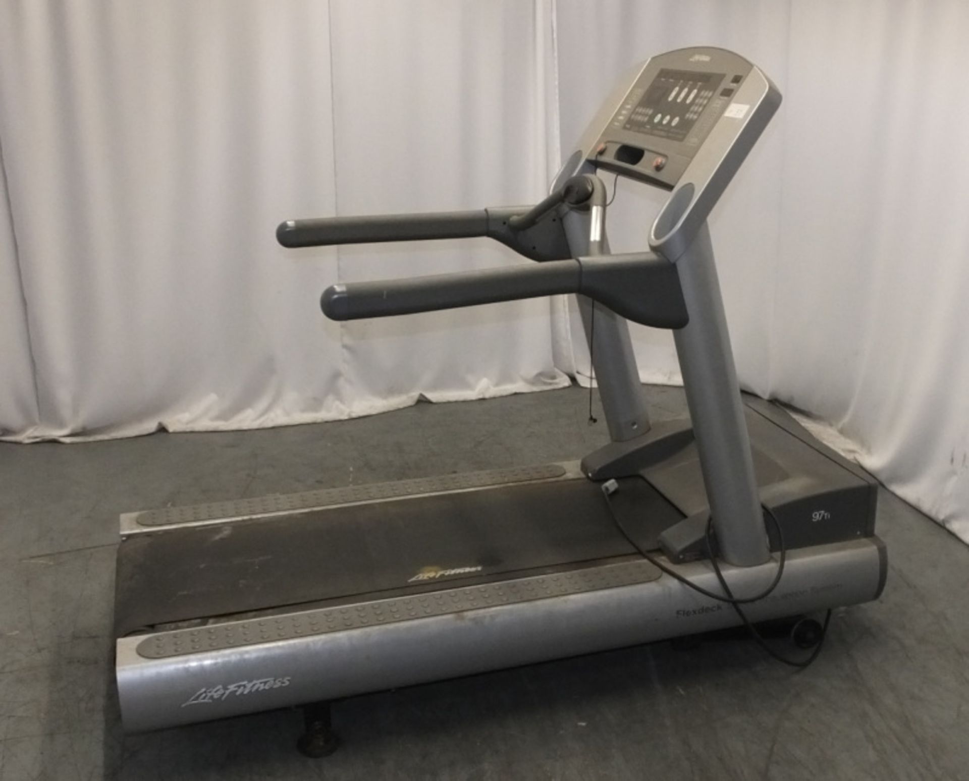 Life Fitness 97Ti Treadmill - Please check pictures for condition