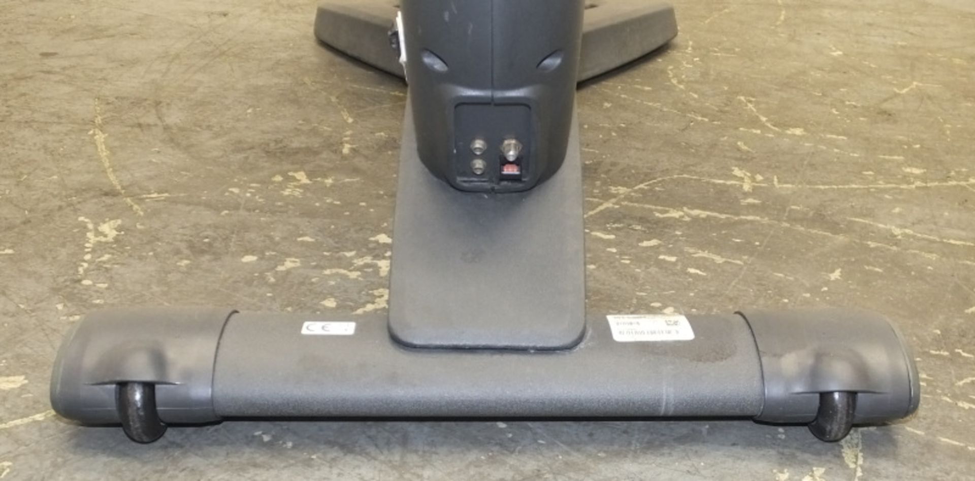 Life Fitness 95c Lifecycle Exercise Bike - Please check pictures for condition - Image 9 of 13