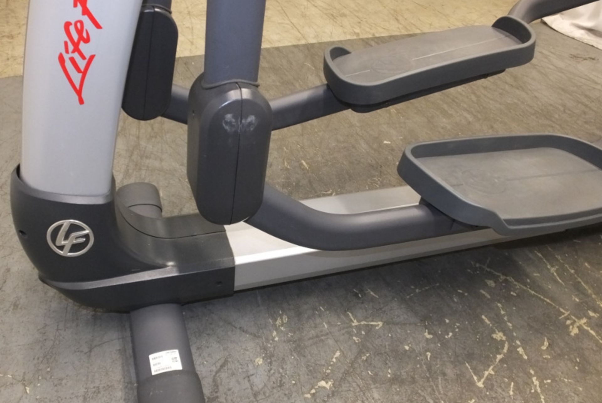 Life Fitness 95x Elliptical Cross Trainer - Badly damaged to right arm section as seen in - Image 14 of 17