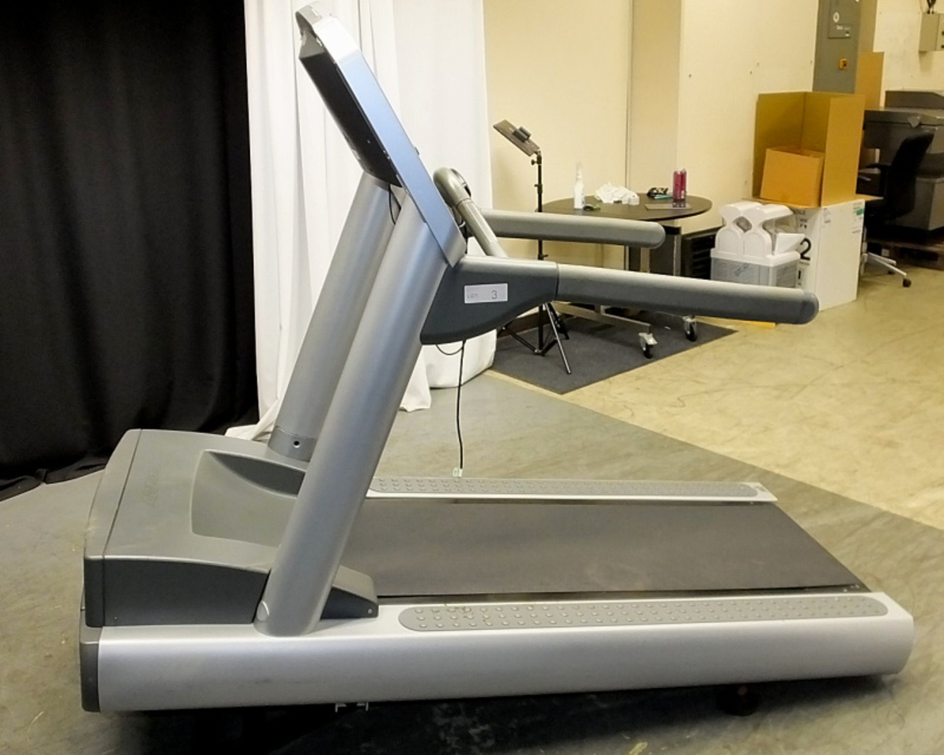 Life Fitness 95TI Treadmill - L2115 x D930mm - Image 3 of 15