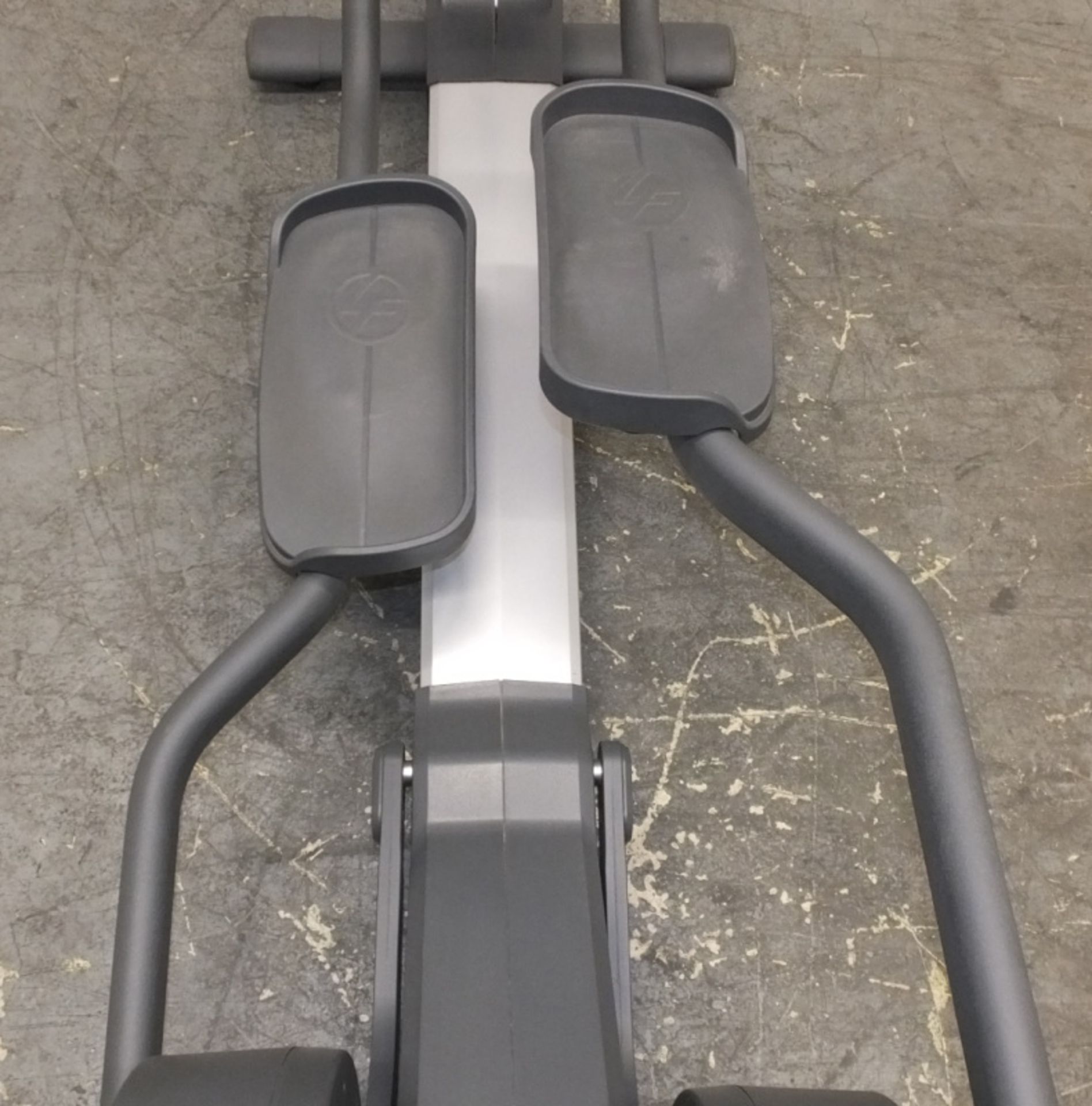 Life Fitness 95x Elliptical Cross Trainer - please check pictures for condition - Image 4 of 16
