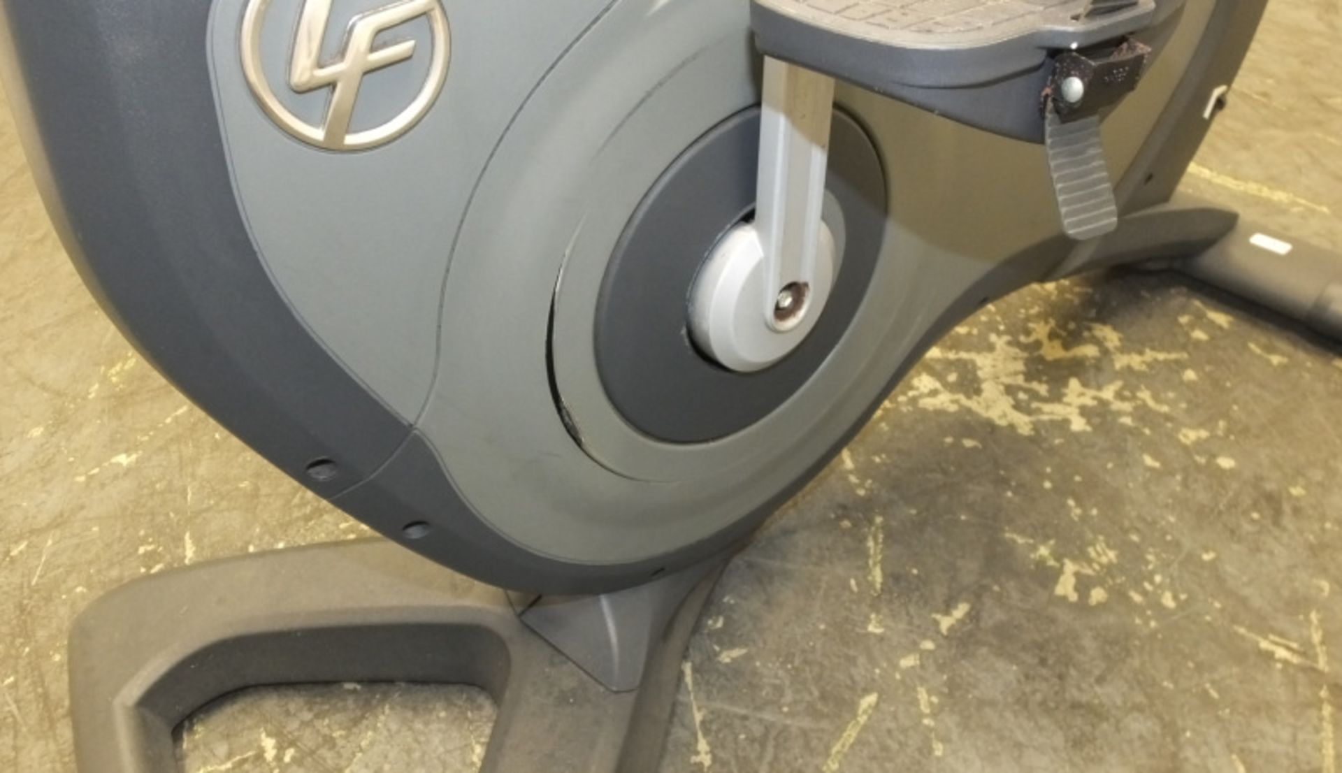 Life Fitness 95c Lifecycle Exercise Bike - Please check pictures for condition - Image 13 of 13