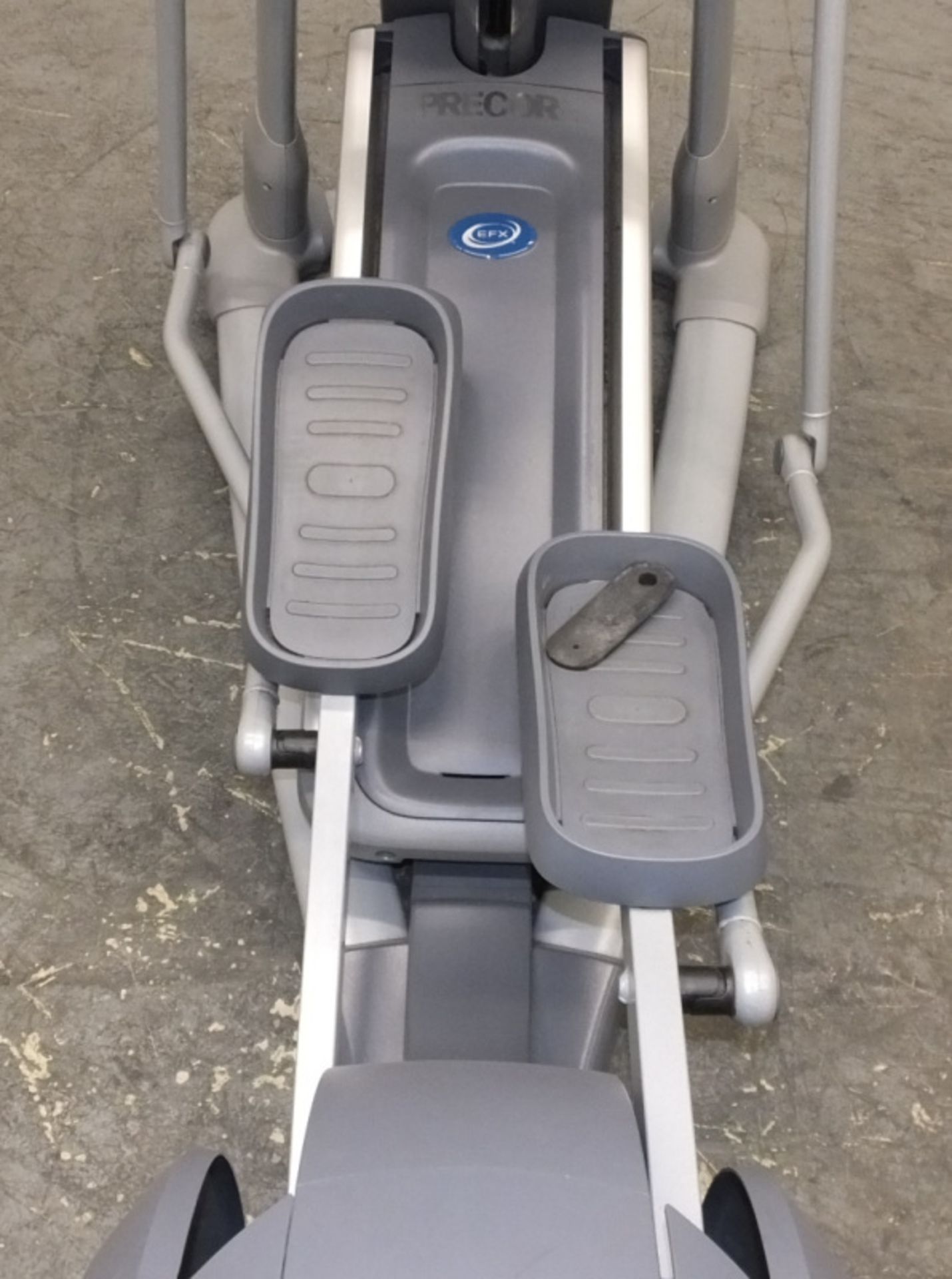 Precor EFX 576i Elliptical Cross Trainer - Please see pictures for condition - Image 3 of 13