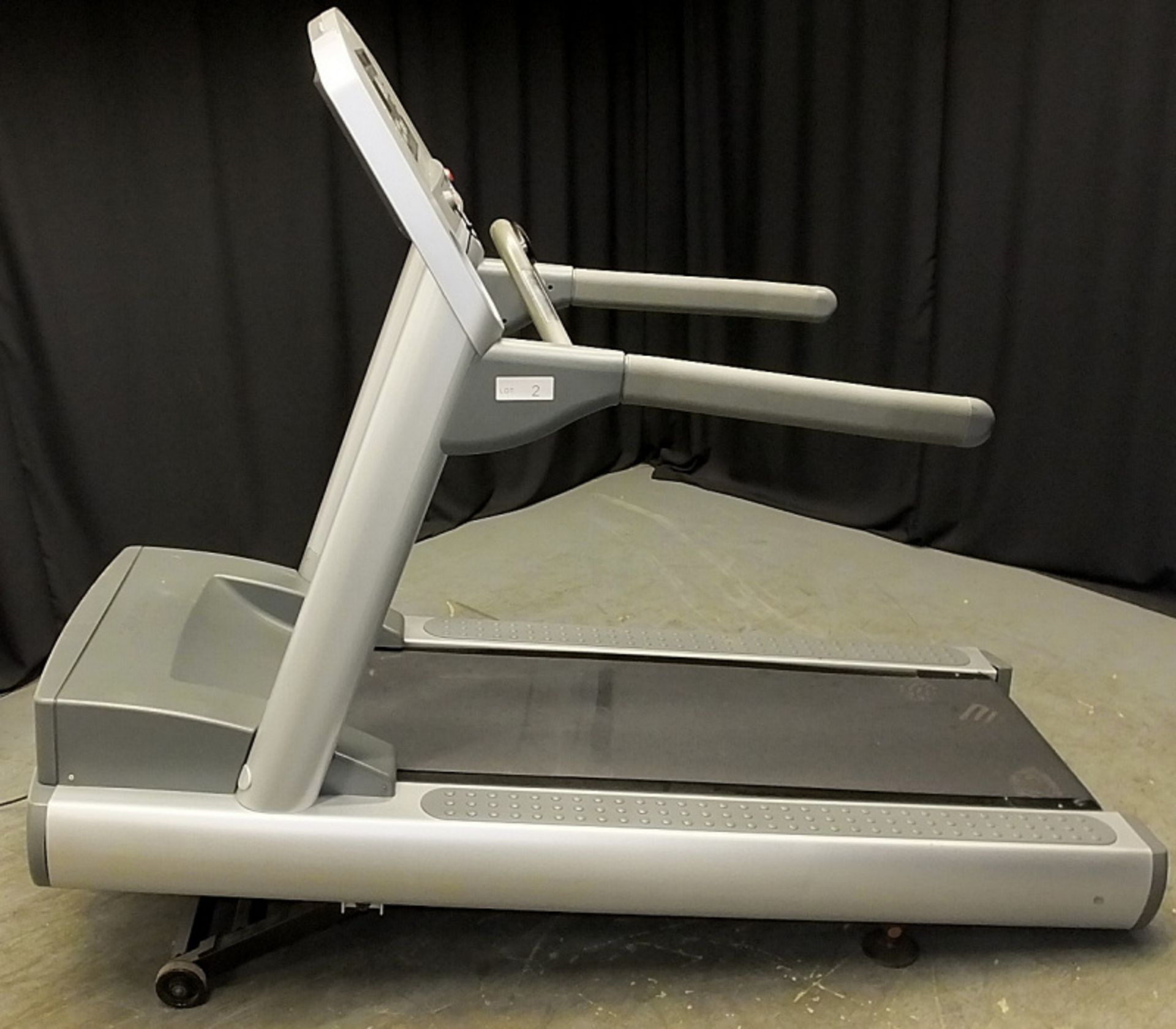 Life Fitness 95TI Treadmill - L2115 x D930mm - Image 3 of 12