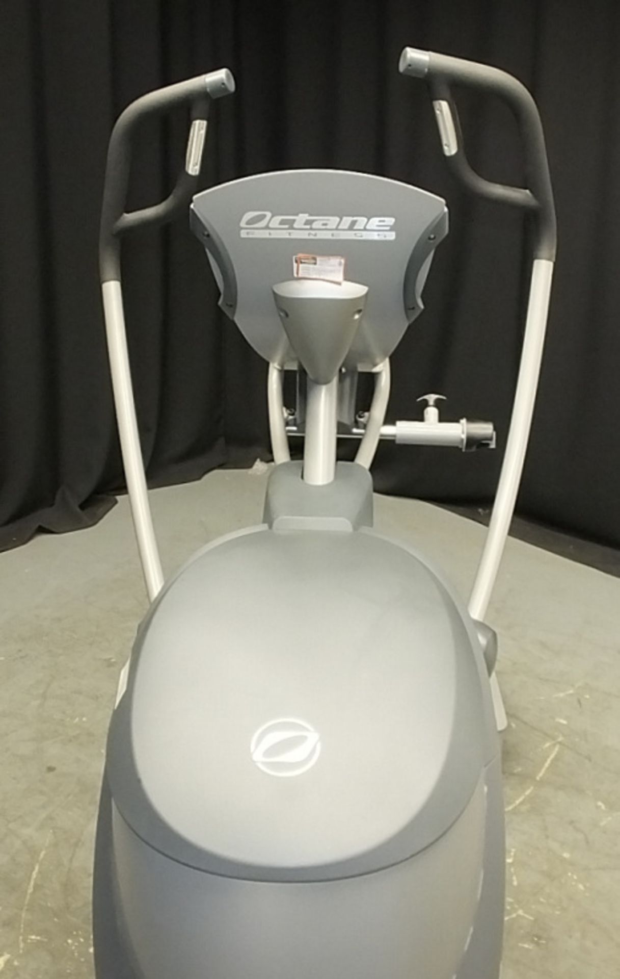 Octane Fitness PRO 3700 Elliptical Cross Trainer - L2100 x D825 x H1620mm - Image 3 of 13